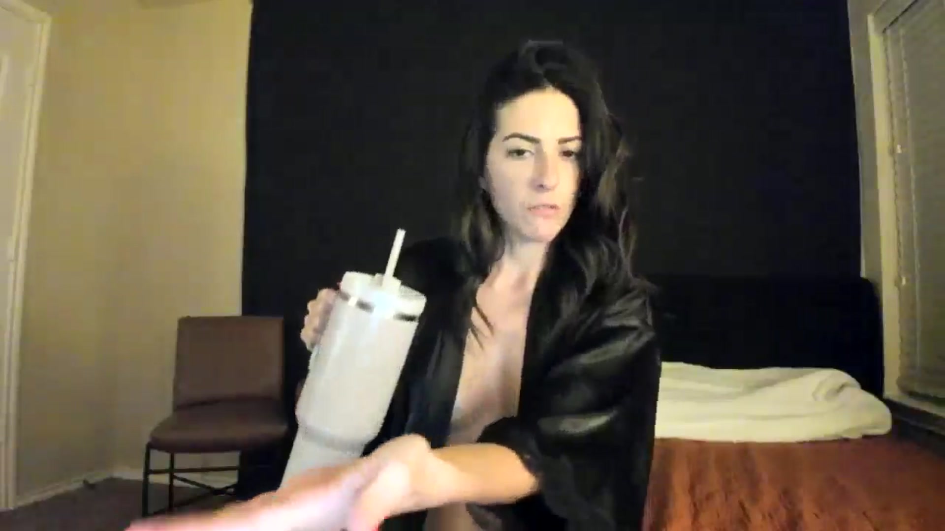 Gallery image thumbnail from astrolee's myfreecams stream on, 10/14/2025, 02:45 image 3 of 20