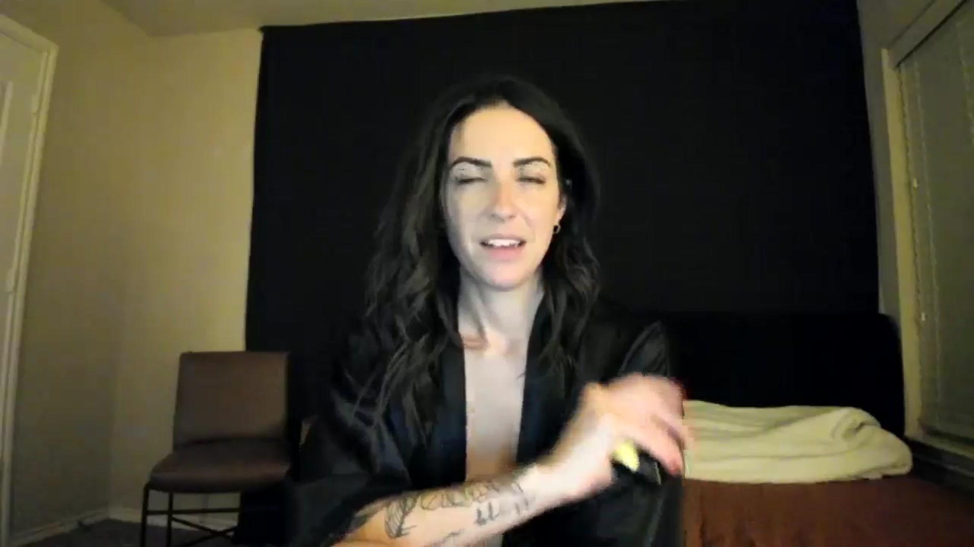 Gallery image thumbnail from astrolee's myfreecams stream on, 10/14/2025, 02:45 image 10 of 20