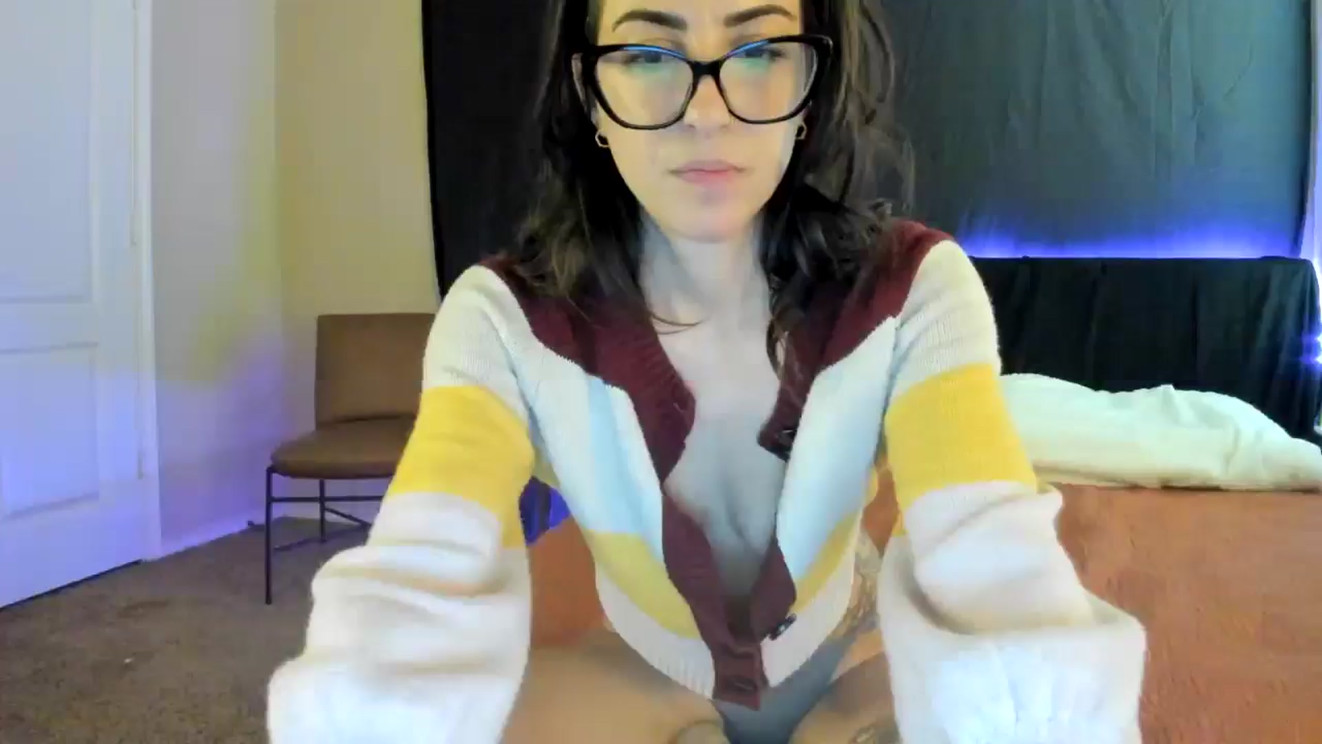 Gallery image thumbnail from astrolee's myfreecams stream on, 10/16/2025, 16:02 image 1 of 20