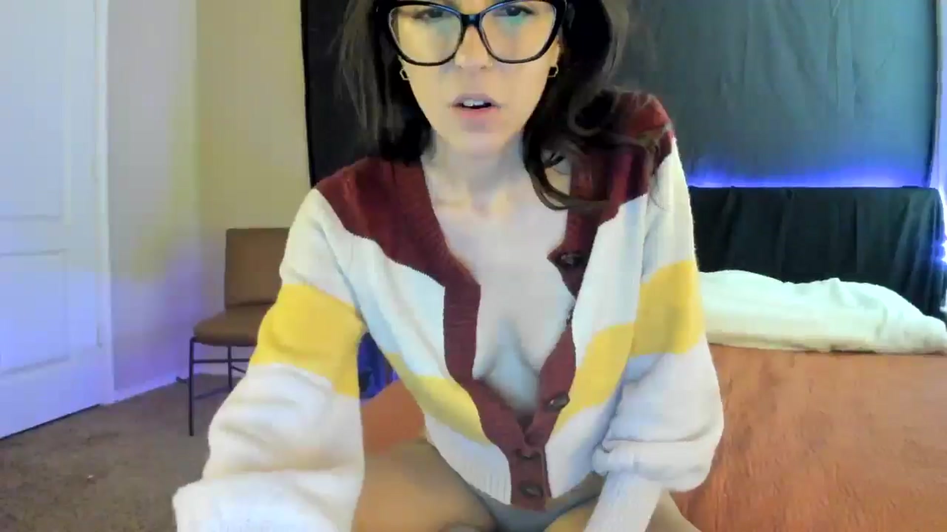 Gallery image thumbnail from astrolee's myfreecams stream on, 10/16/2025, 16:02 image 7 of 20