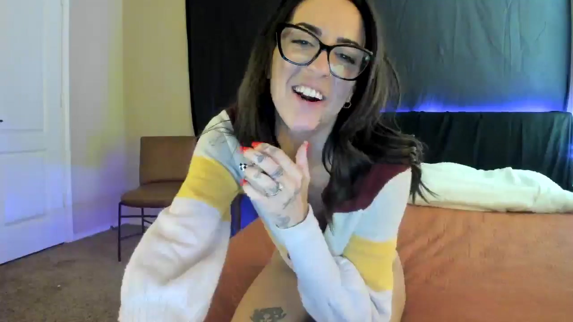 Gallery image thumbnail from astrolee's myfreecams stream on, 10/16/2025, 17:25 image 9 of 20
