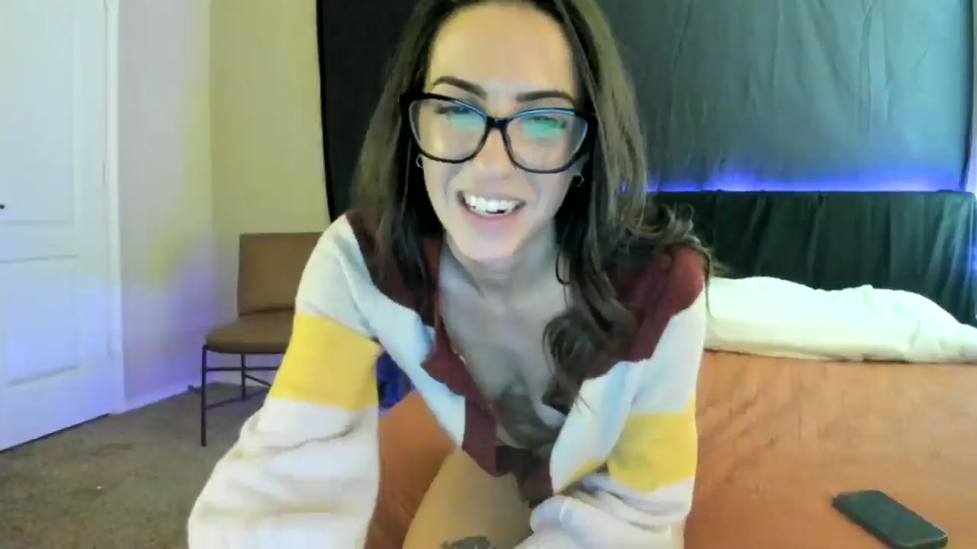 Gallery image thumbnail from astrolee's myfreecams stream on, 10/16/2025, 17:25 image 8 of 20