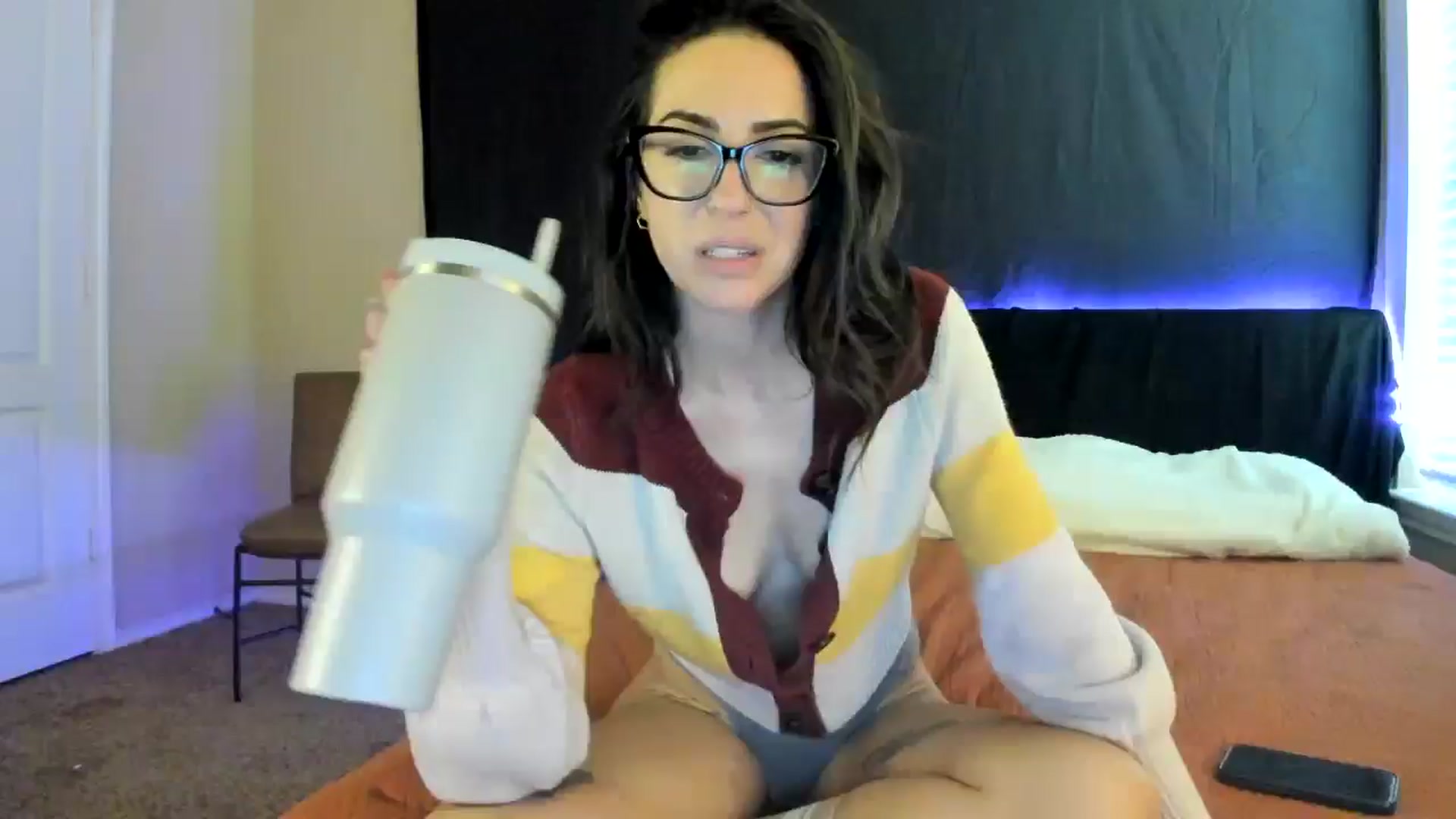 Gallery image thumbnail from astrolee's myfreecams stream on, 10/16/2025, 17:25 image 16 of 20
