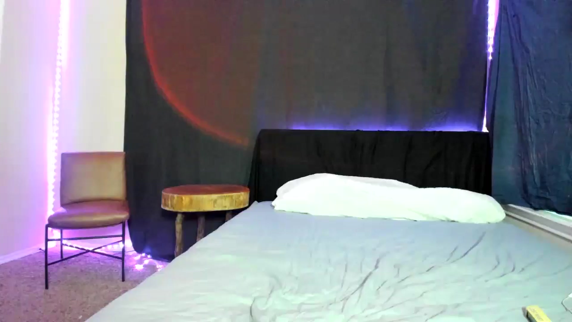 Gallery image thumbnail from astrolee's myfreecams stream on, 10/29/2025, 21:15 image 3 of 20