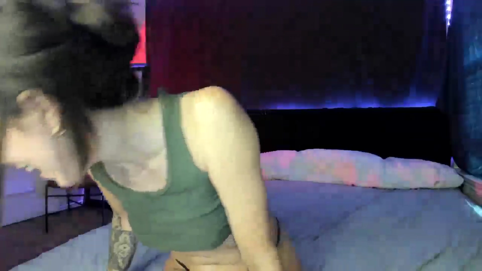 Gallery image thumbnail from astrolee's myfreecams stream on, 12/12/2025, 19:27 image 20 of 20