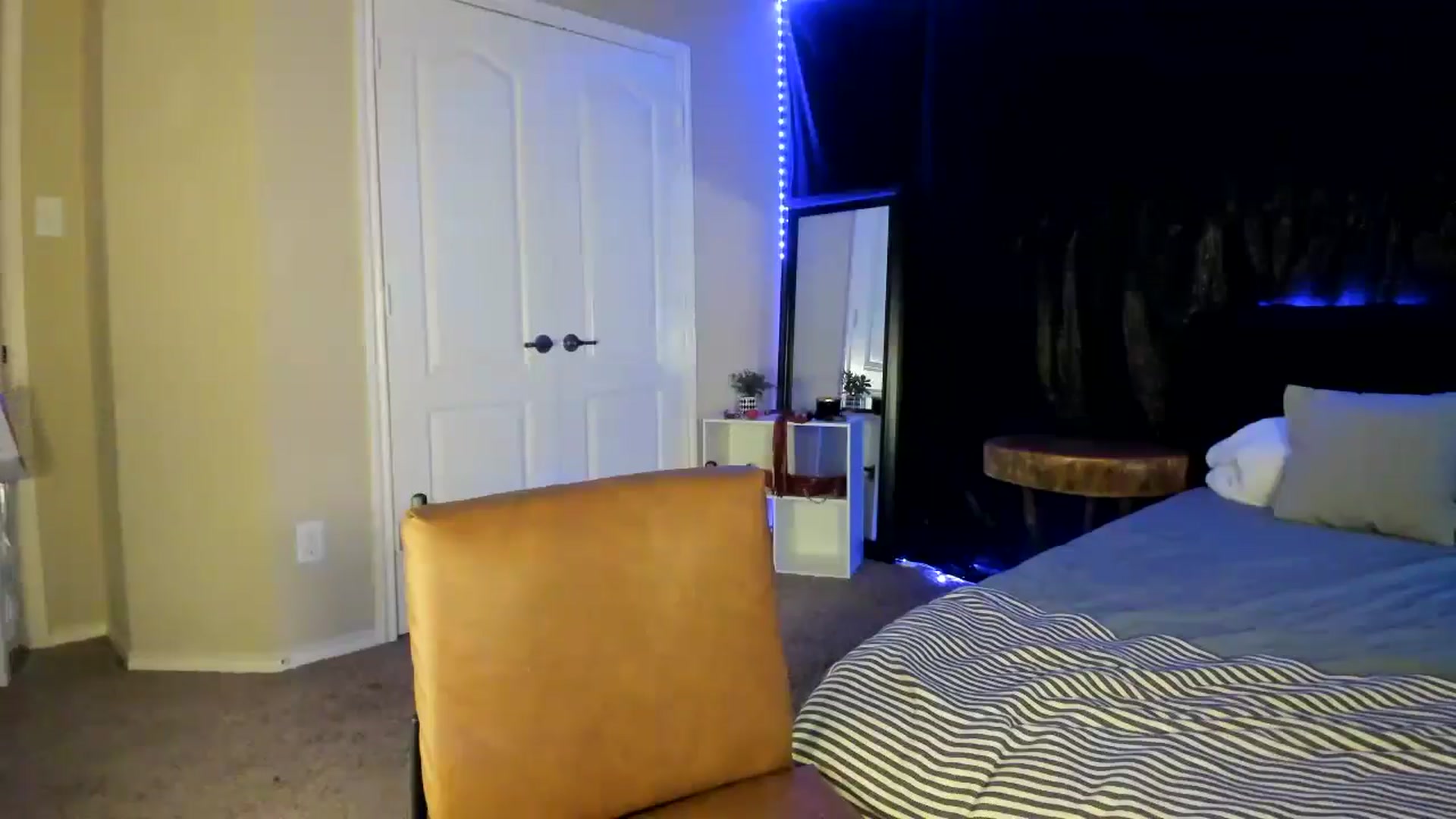 Gallery image thumbnail from astrolee's myfreecams stream on, 03/10/2026, 21:41 image 4 of 20