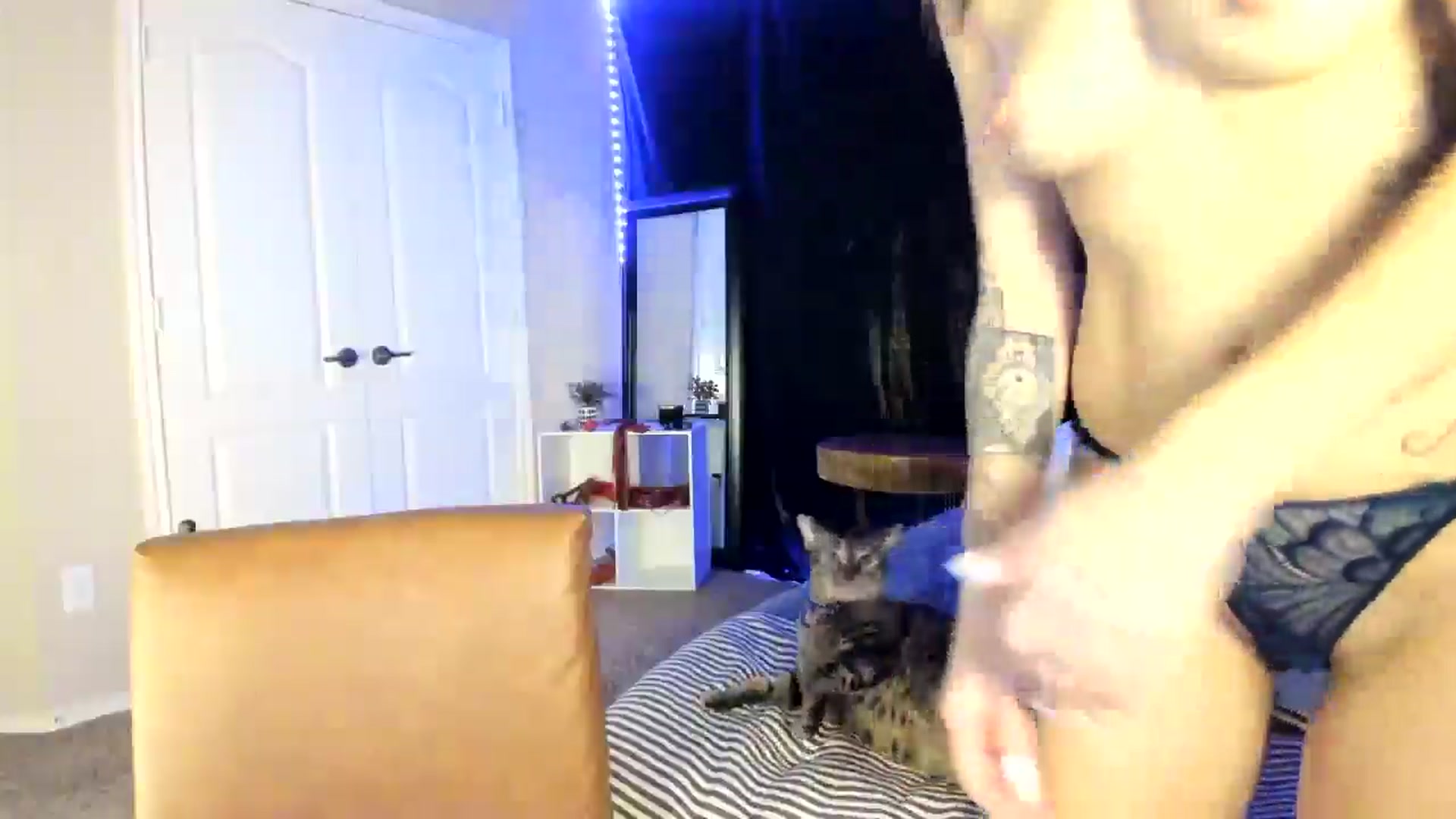 Gallery image thumbnail from astrolee's myfreecams stream on, 03/12/2026, 21:58 image 18 of 20
