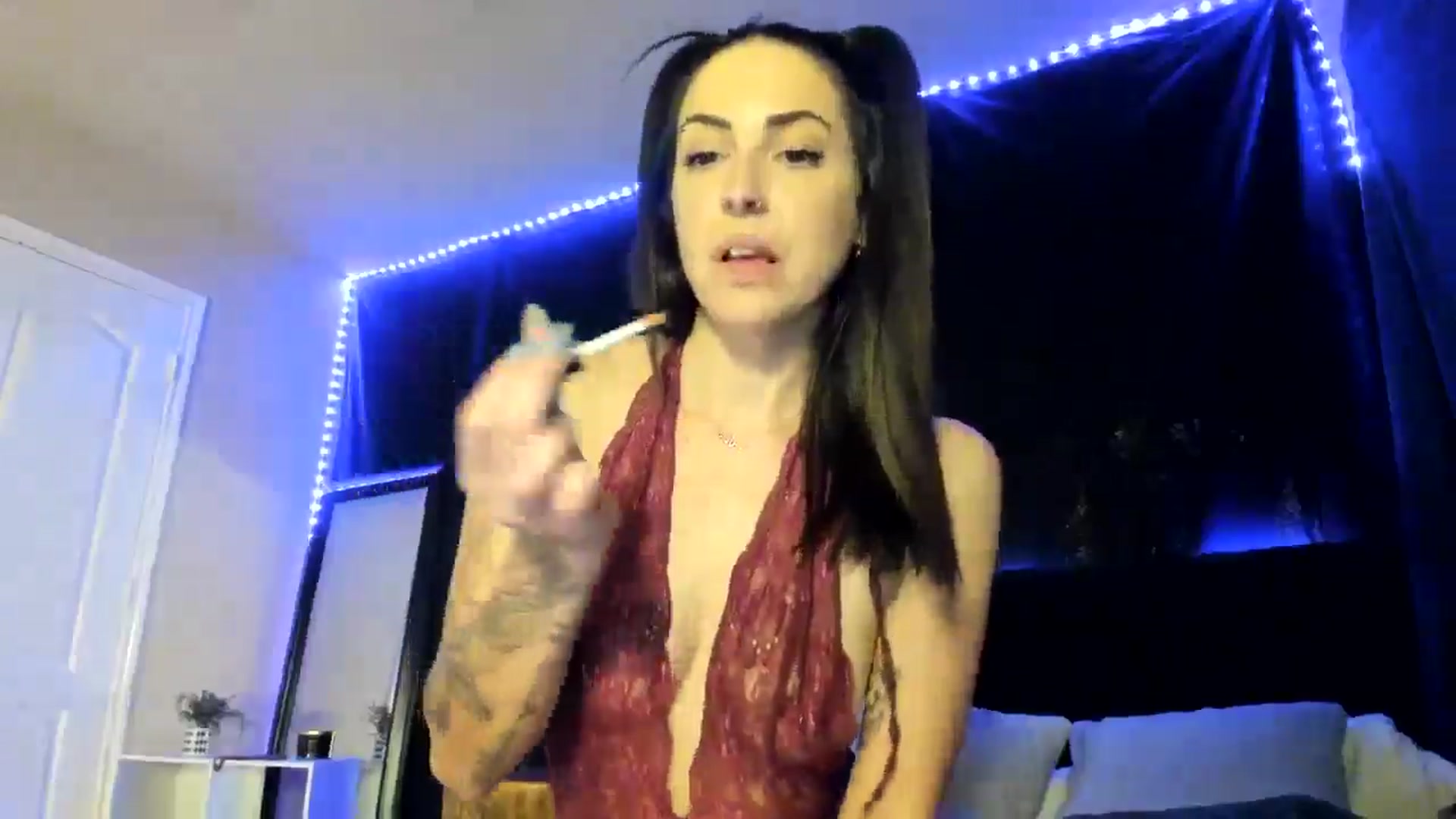 Gallery image thumbnail from astrolee's myfreecams stream on, 04/06/2026, 01:57 image 16 of 20