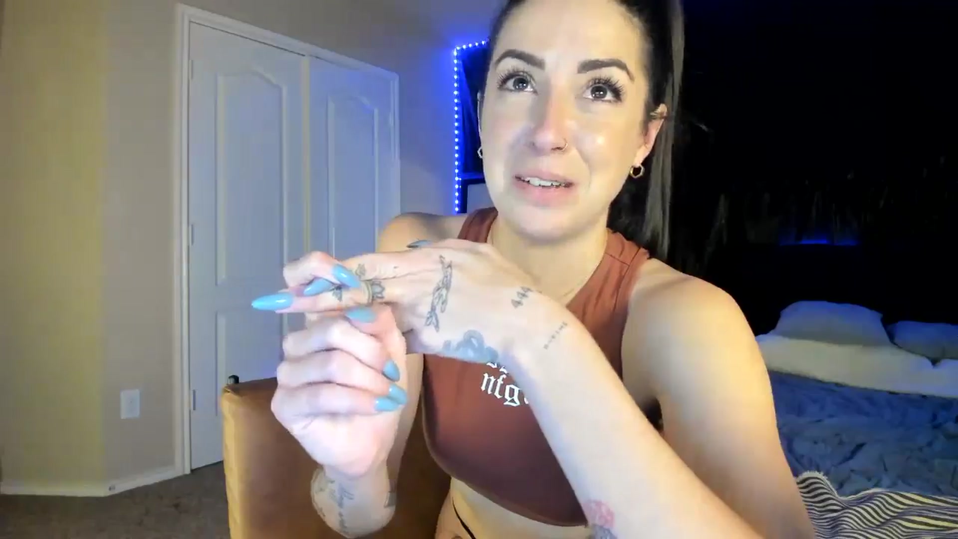 Gallery image thumbnail from astrolee's myfreecams stream on, 04/09/2026, 18:57 image 13 of 20