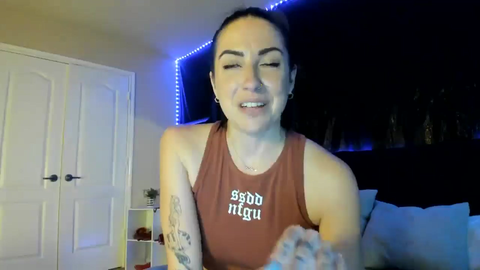 Gallery image thumbnail from astrolee's myfreecams stream on, 04/09/2026, 18:57 image 2 of 20