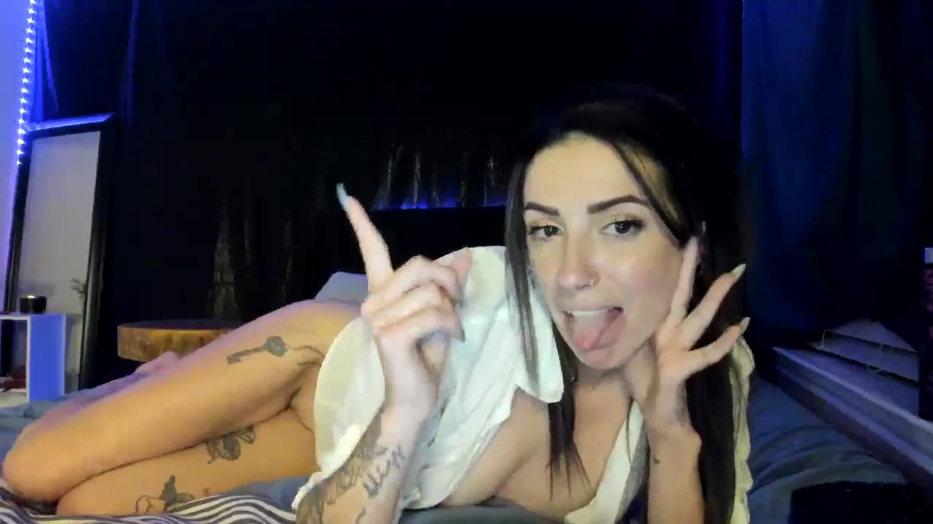 Gallery image thumbnail from astrolee's myfreecams stream on, 04/20/2026, 02:16 image 20 of 20