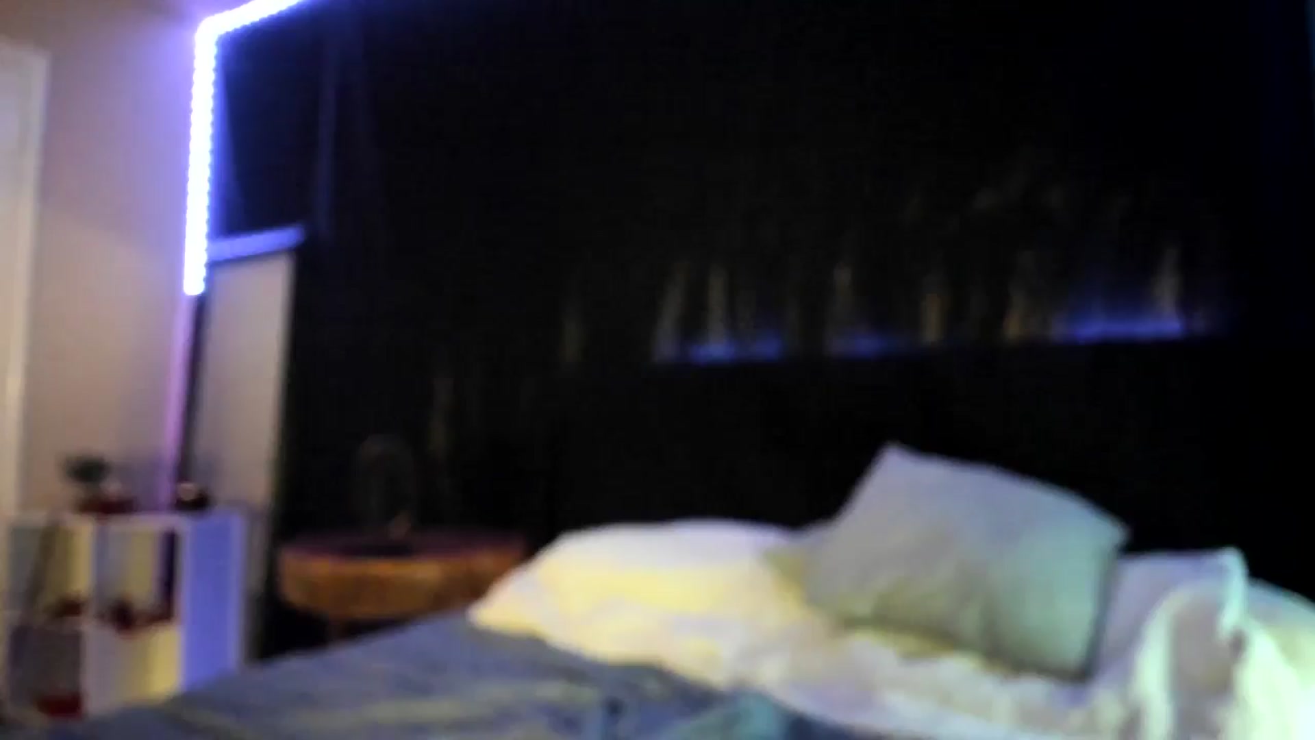 Gallery image thumbnail from astrolee's myfreecams stream on, 04/24/2026, 20:40 image 14 of 20