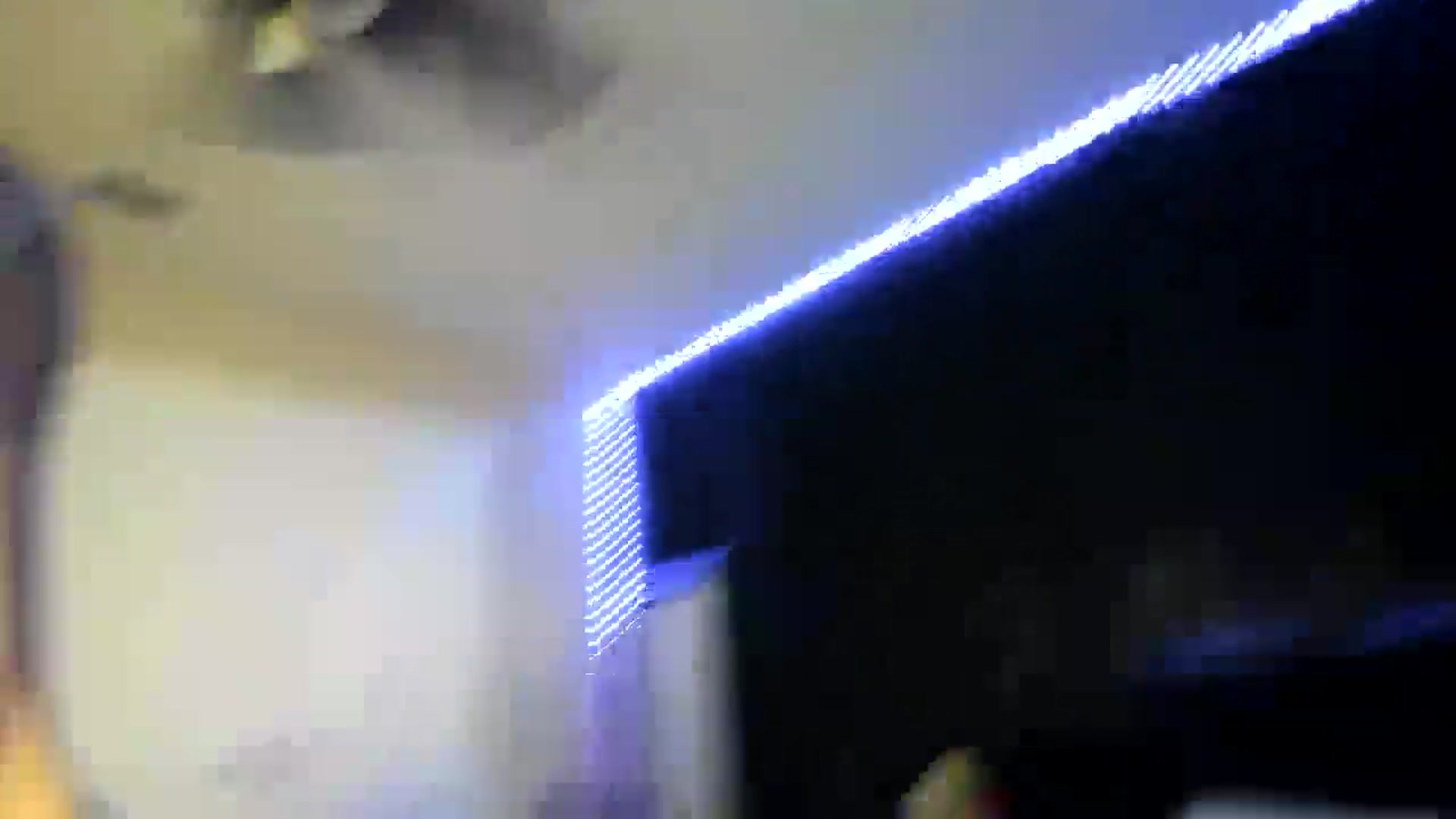 Gallery image thumbnail from astrolee's myfreecams stream on, 04/27/2026, 24:04 image 16 of 20