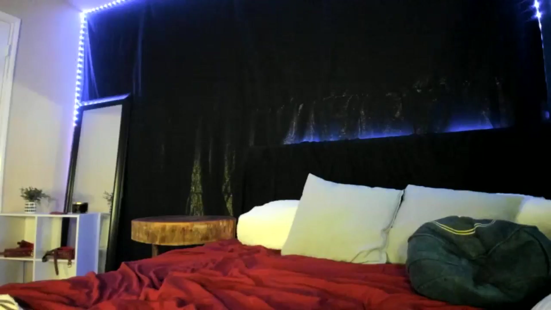 Gallery image thumbnail from astrolee's myfreecams stream on, 05/06/2026, 20:54 image 4 of 20