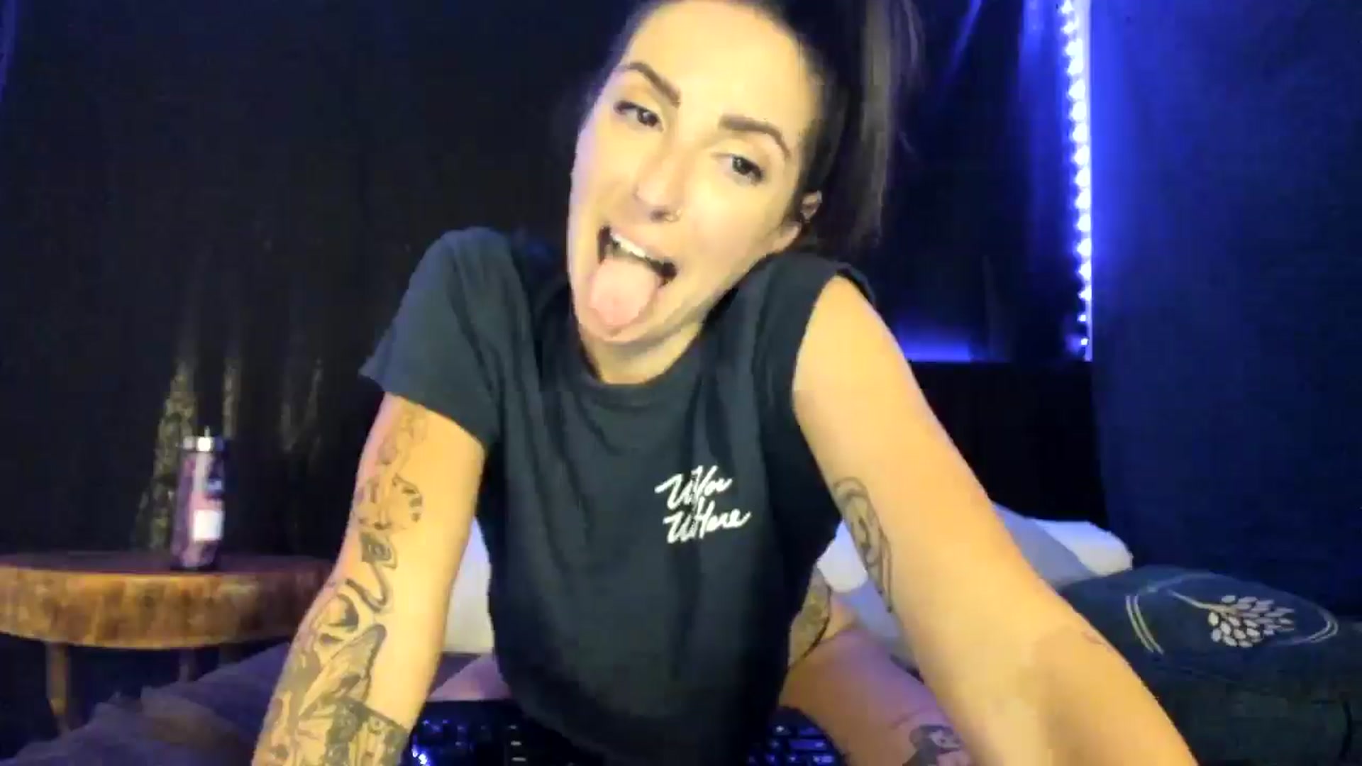 Gallery image thumbnail from astrolee's myfreecams stream on, 05/07/2026, 03:41 image 17 of 20