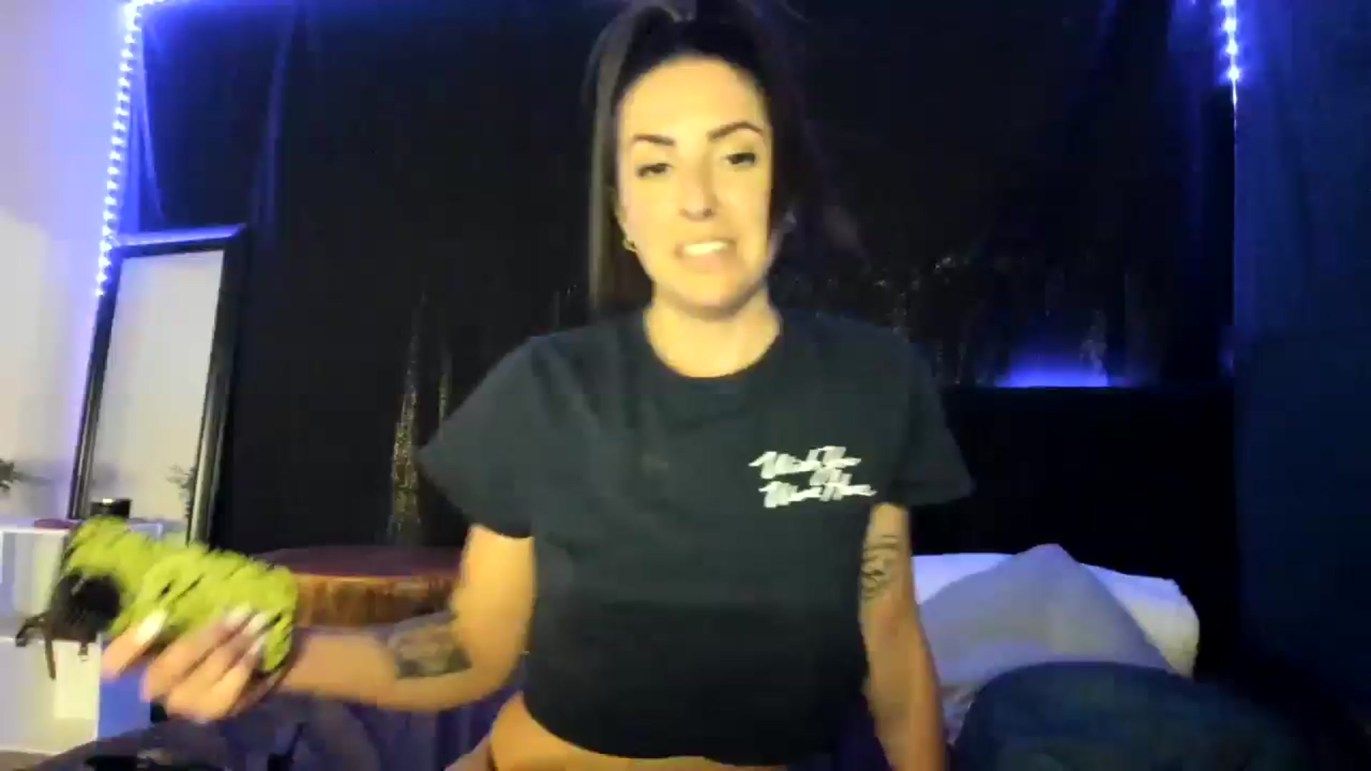 Gallery image thumbnail from astrolee's myfreecams stream on, 05/07/2026, 03:41 image 1 of 20
