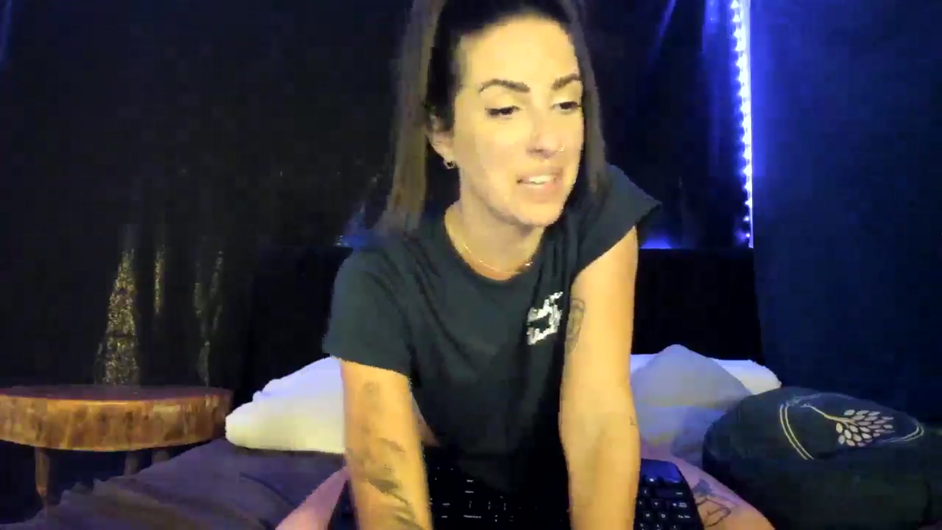 Gallery image thumbnail from astrolee's myfreecams stream on, 05/07/2026, 03:41 image 14 of 20