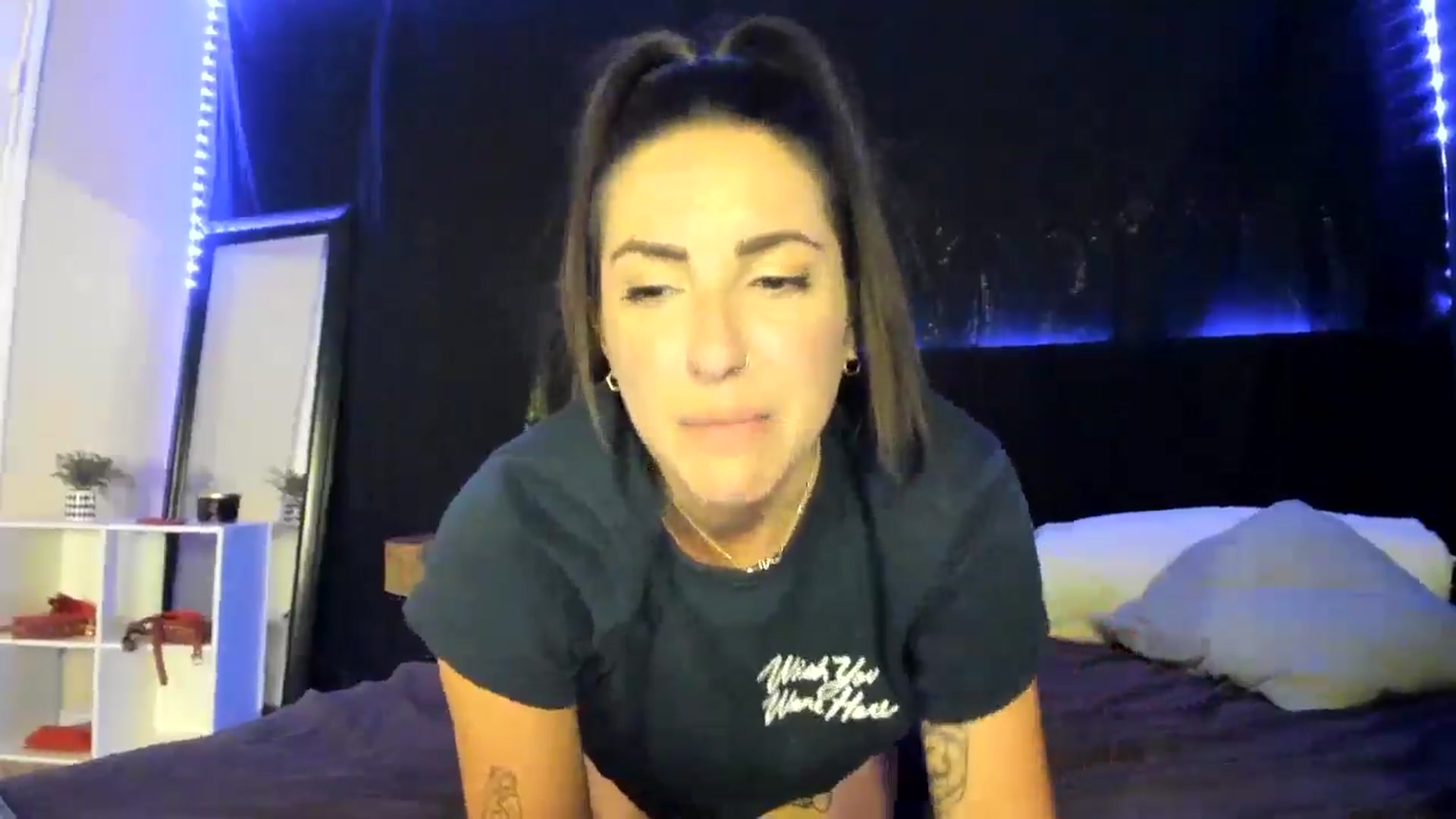 Gallery image thumbnail from astrolee's myfreecams stream on, 05/07/2026, 04:30 image 10 of 20