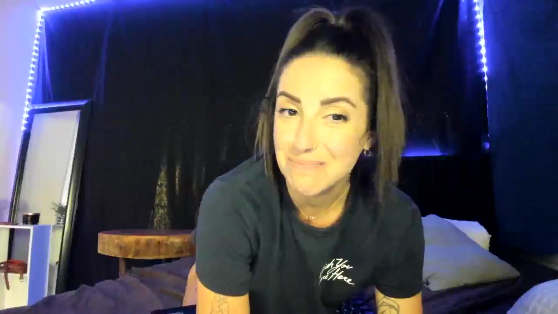 Gallery image thumbnail from astrolee's myfreecams stream on, 05/07/2026, 04:30 image 18 of 20