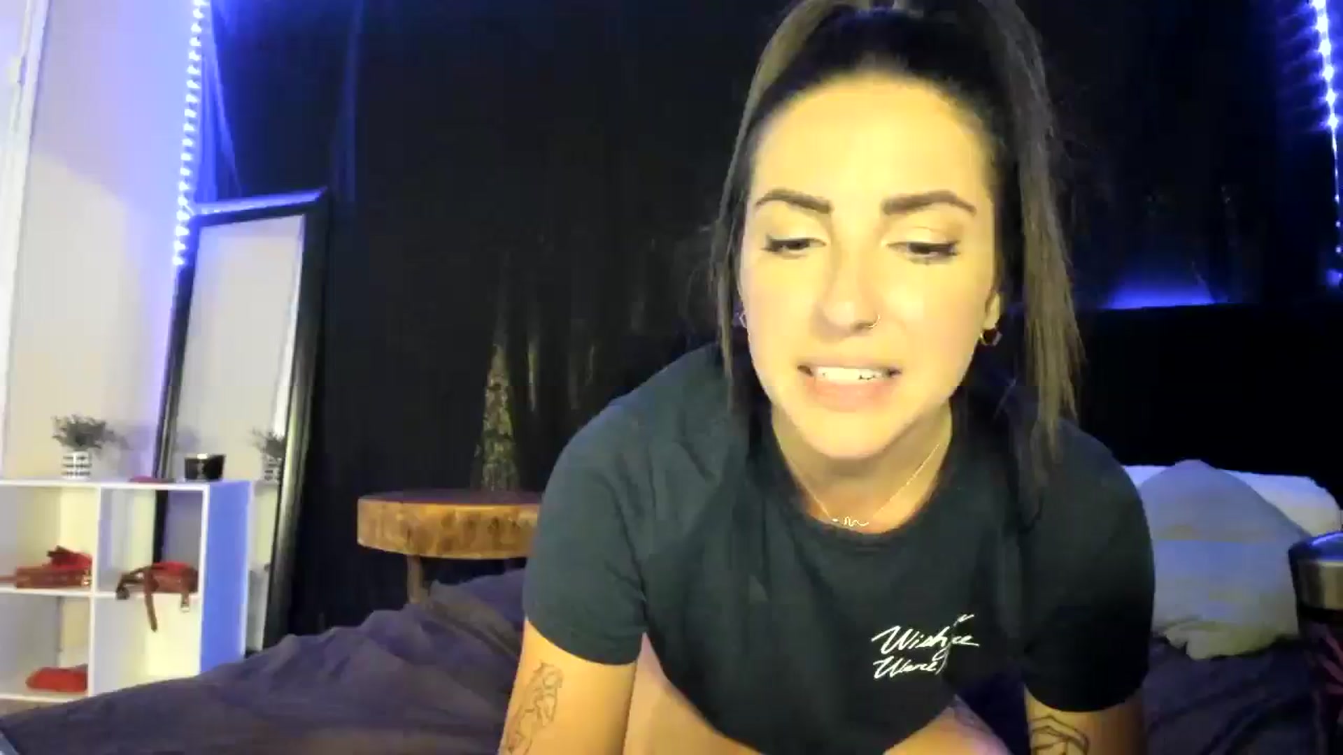 Gallery image thumbnail from astrolee's myfreecams stream on, 05/07/2026, 04:30 image 14 of 20