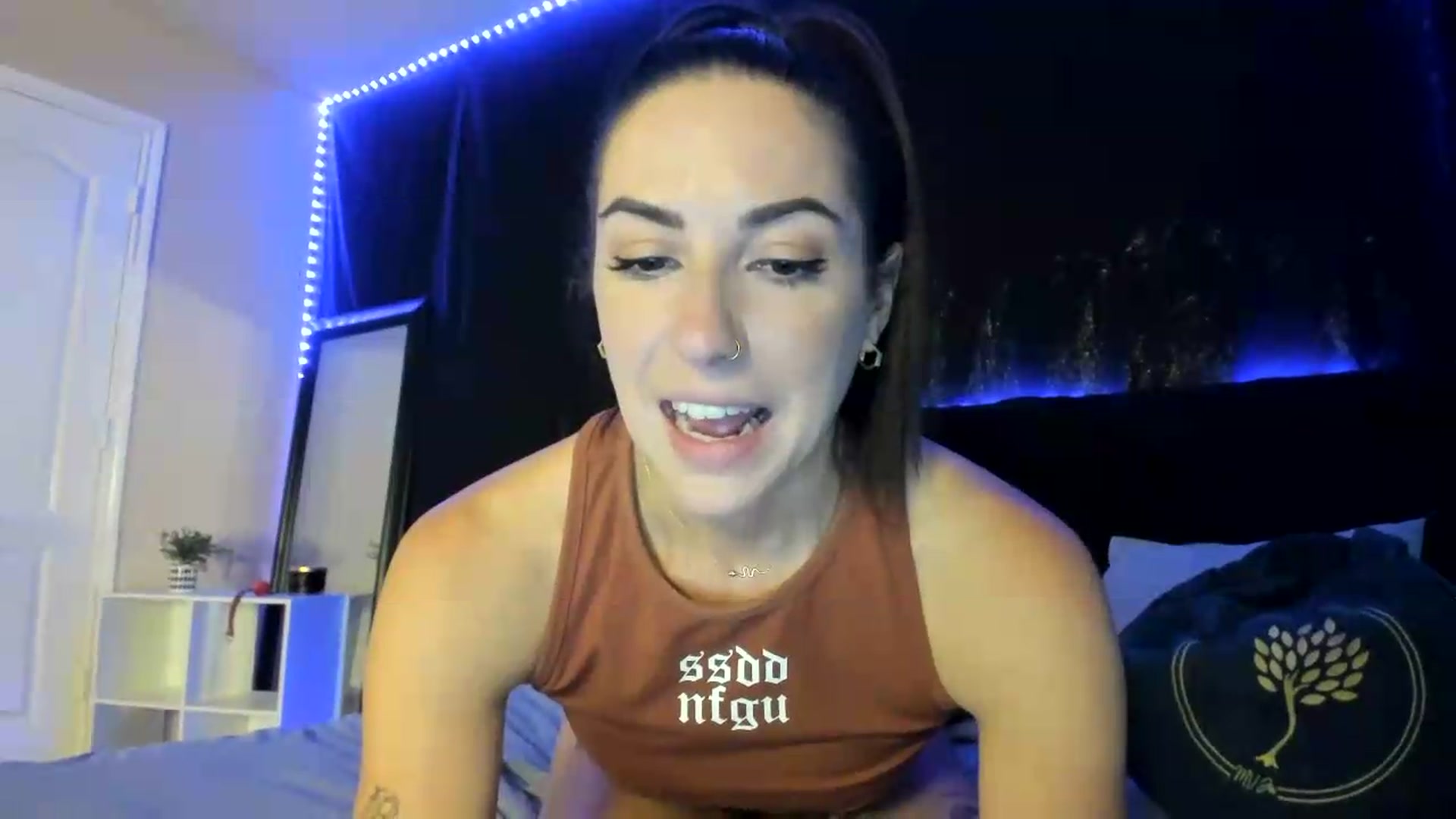 Gallery image thumbnail from astrolee's myfreecams stream on, 05/24/2026, 18:49 image 20 of 20