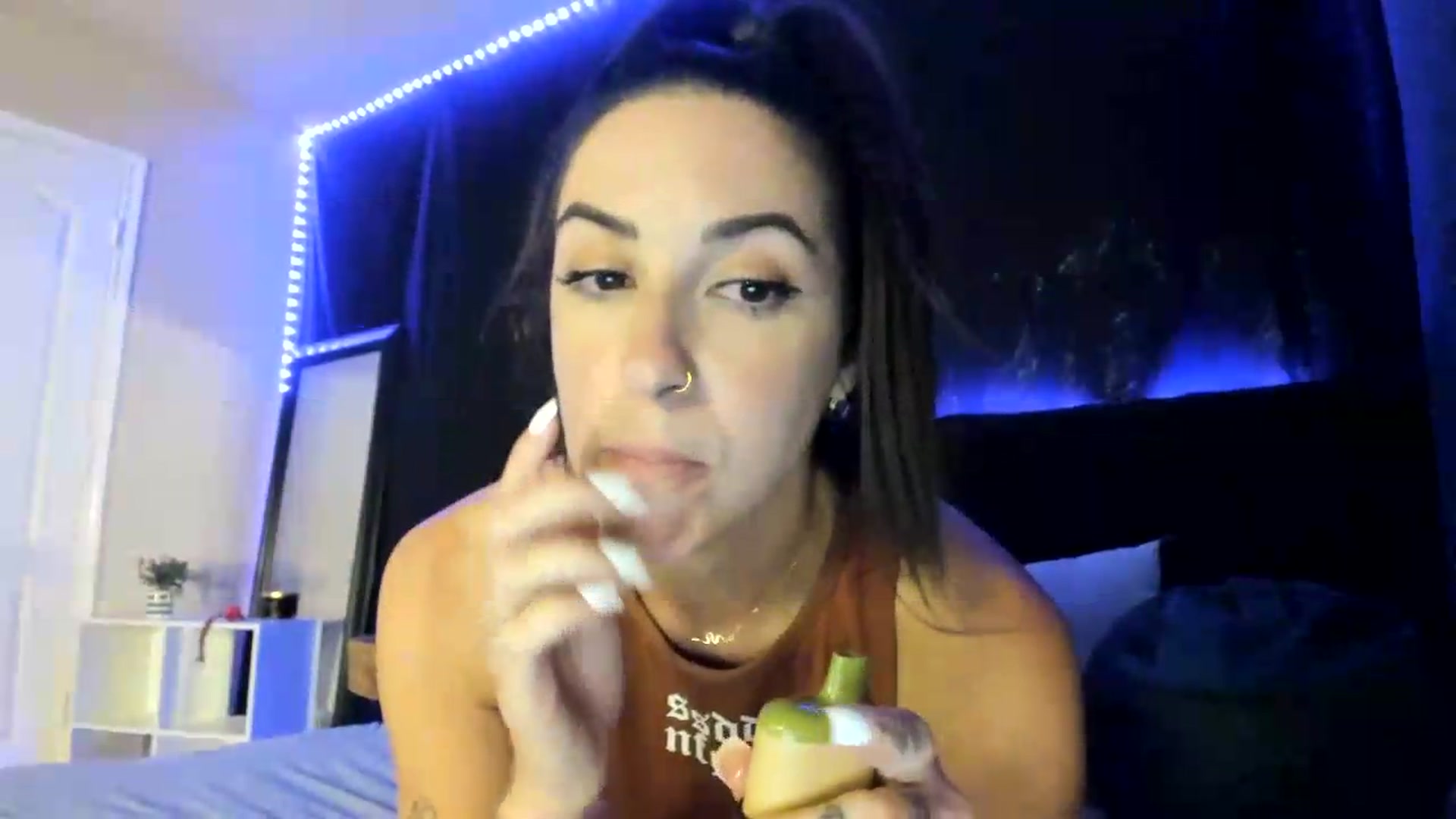 Gallery image thumbnail from astrolee's myfreecams stream on, 05/25/2026, 04:40 image 19 of 20