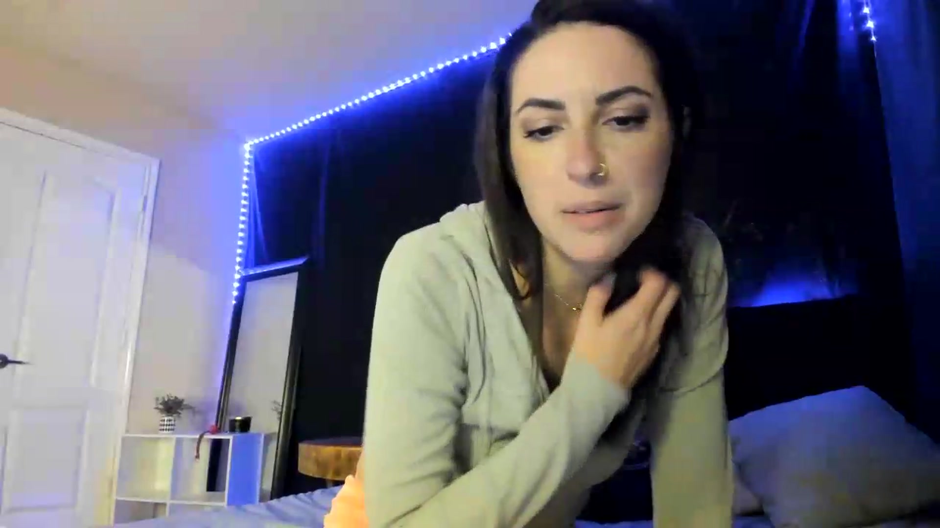 Gallery image thumbnail from astrolee's myfreecams stream on, 06/03/2026, 03:50 image 7 of 20