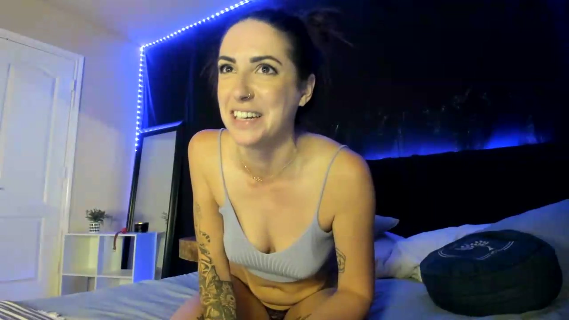 Gallery image thumbnail from astrolee's myfreecams stream on, 06/04/2026, 04:18 image 2 of 20