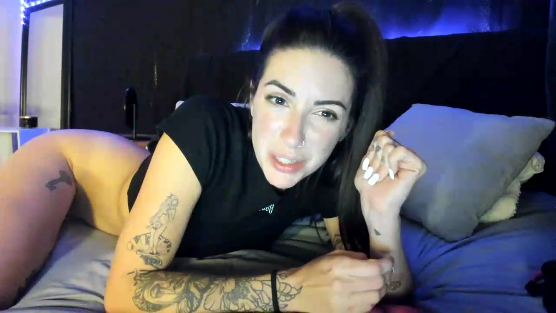 Gallery image thumbnail from astrolee's myfreecams stream on, 06/19/2026, 05:34 image 17 of 20