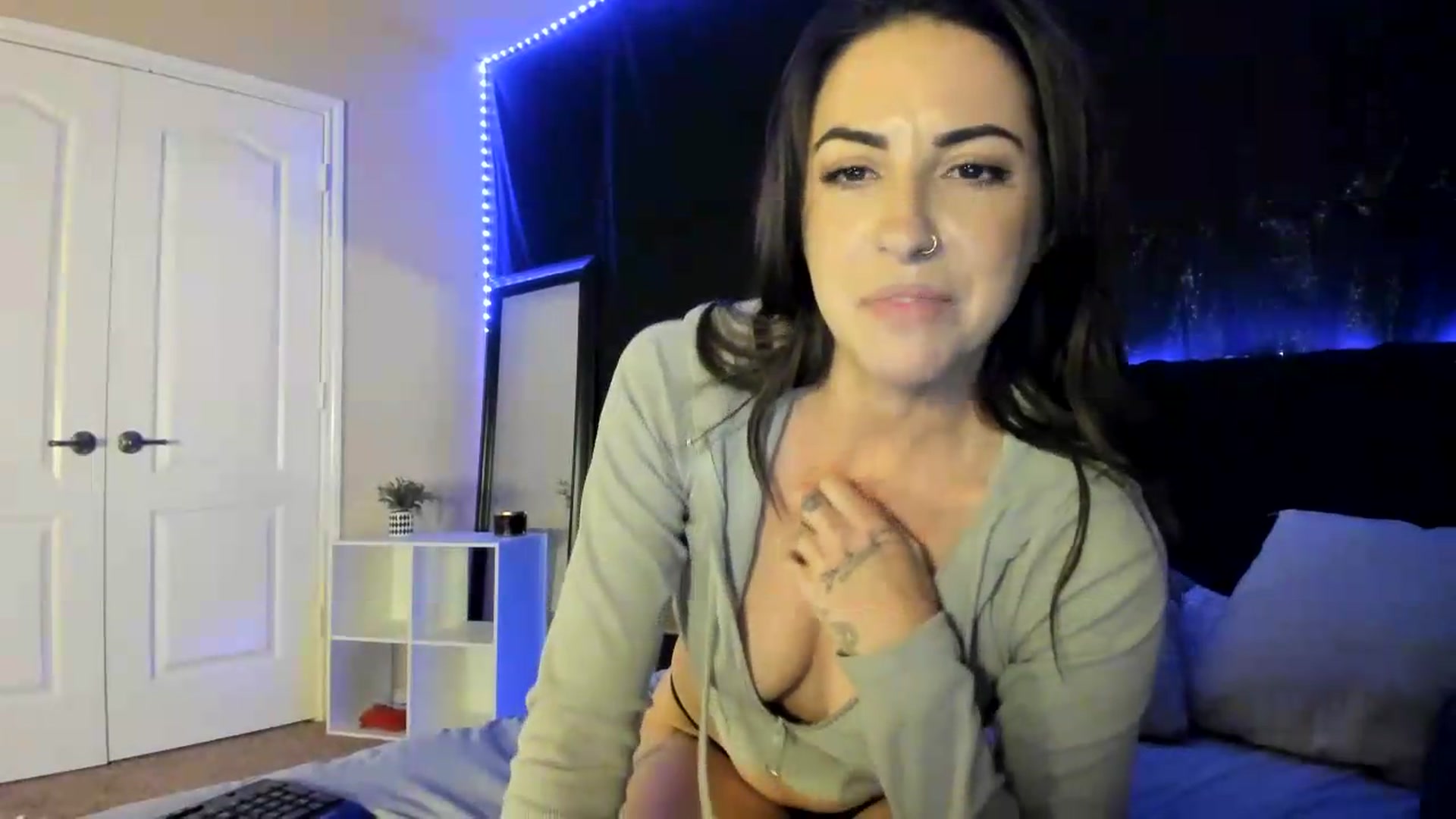 Gallery image thumbnail from astrolee's myfreecams stream on, 07/01/2026, 24:17 image 19 of 20