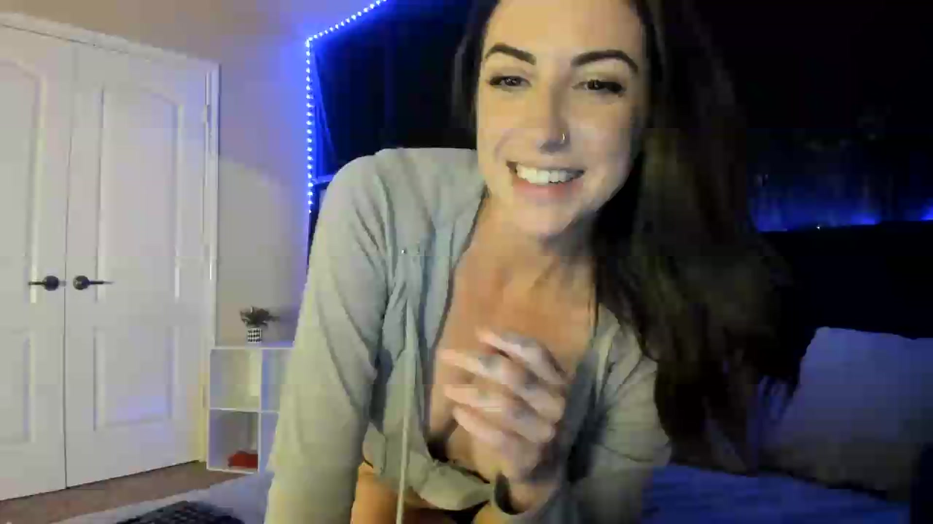 Gallery image thumbnail from astrolee's myfreecams stream on, 07/01/2026, 24:17 image 1 of 20