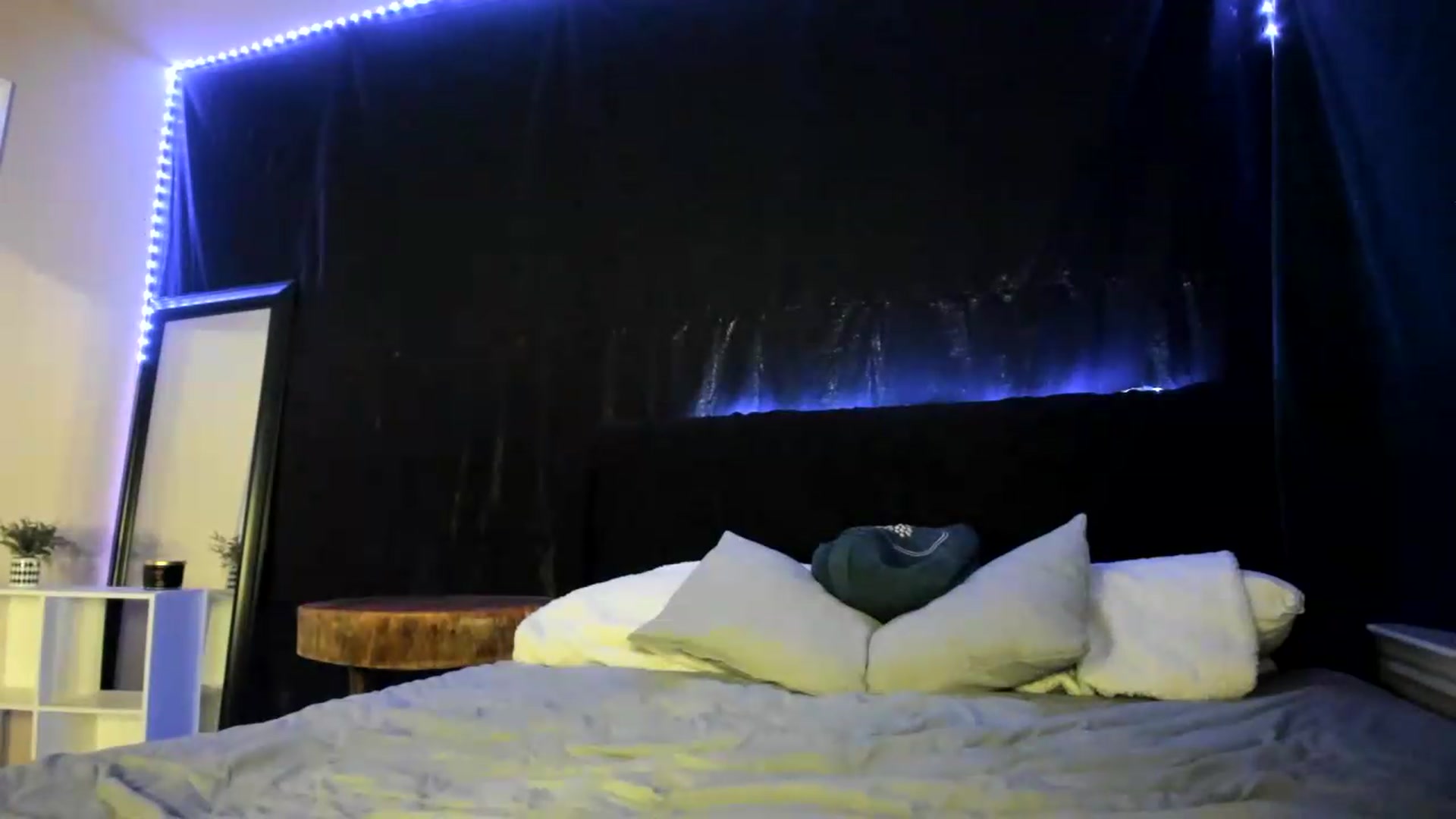 Gallery image thumbnail from astrolee's myfreecams stream on, 07/03/2026, 03:28 image 14 of 20