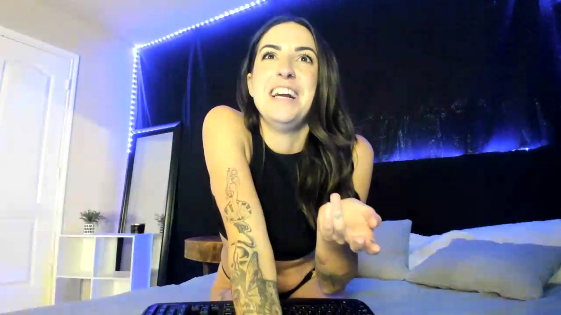 Gallery image thumbnail from astrolee's myfreecams stream on, 07/03/2026, 20:41 image 20 of 20