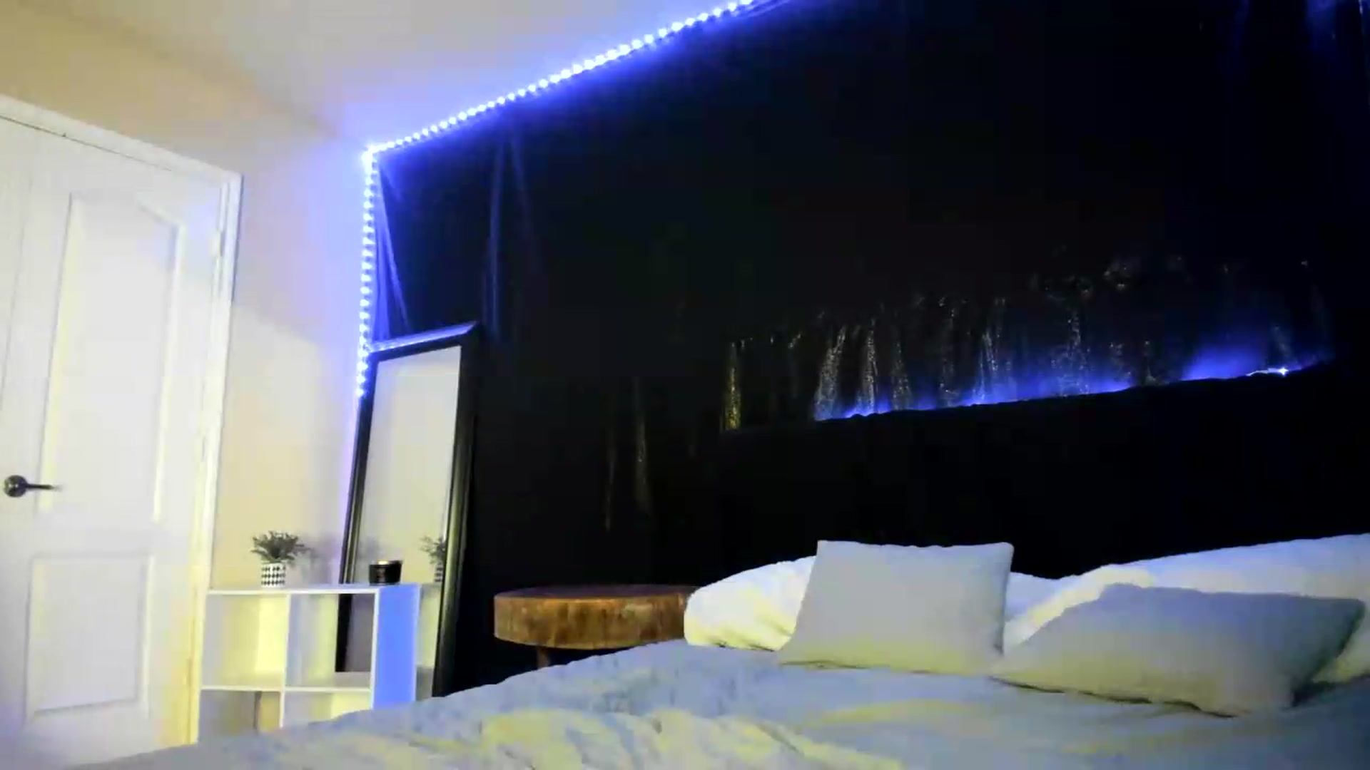 Gallery image thumbnail from astrolee's myfreecams stream on, 07/03/2026, 20:41 image 8 of 20