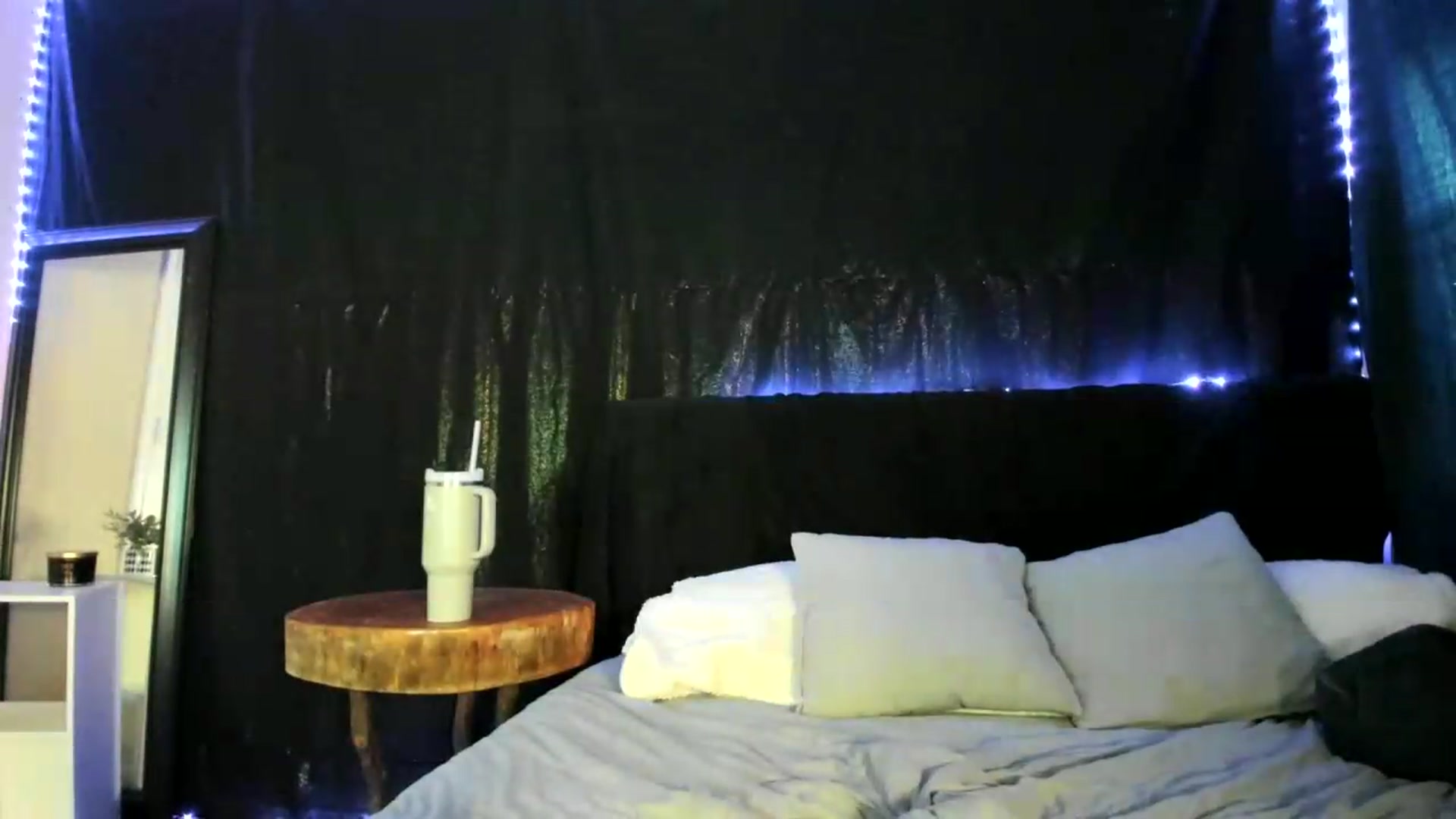 Gallery image thumbnail from astrolee's myfreecams stream on, 07/10/2026, 22:56 image 20 of 20