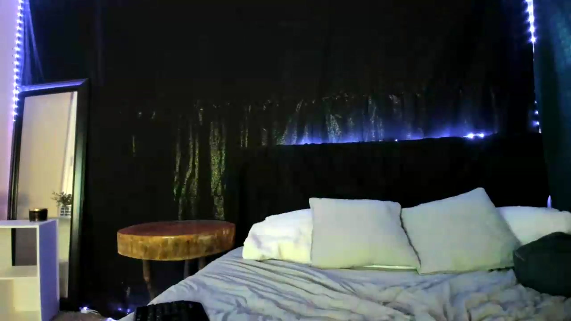 Gallery image thumbnail from astrolee's myfreecams stream on, 07/10/2026, 22:56 image 4 of 20