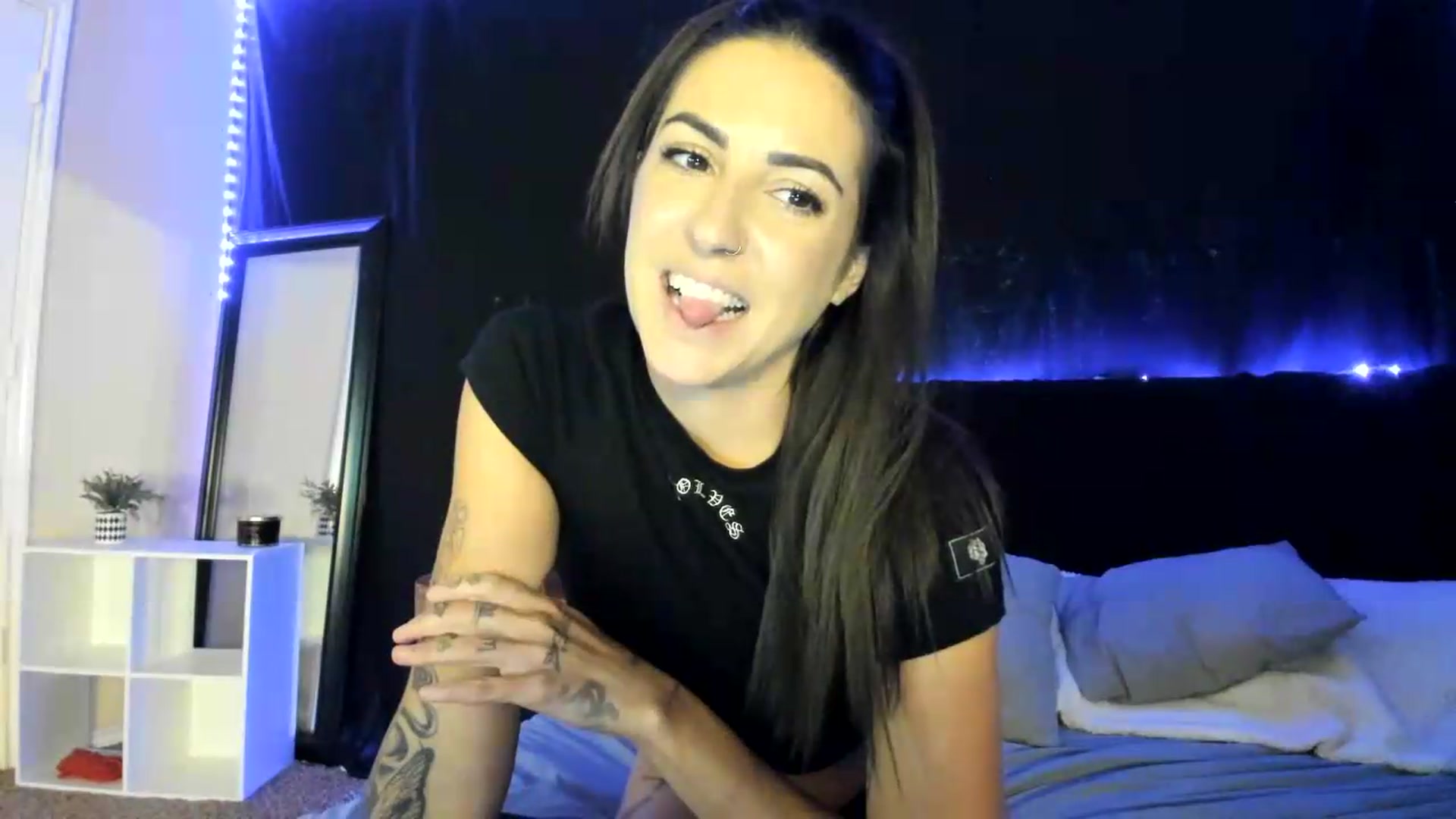 Gallery image thumbnail from astrolee's myfreecams stream on, 07/12/2026, 02:21 image 4 of 20
