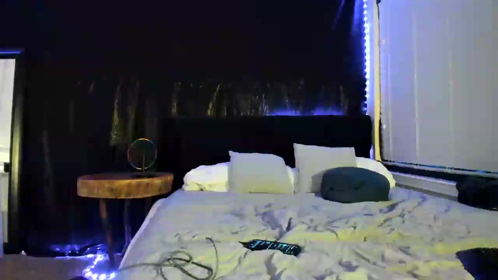 Gallery image thumbnail from astrolee's myfreecams stream on, 07/22/2026, 01:14 image 15 of 20