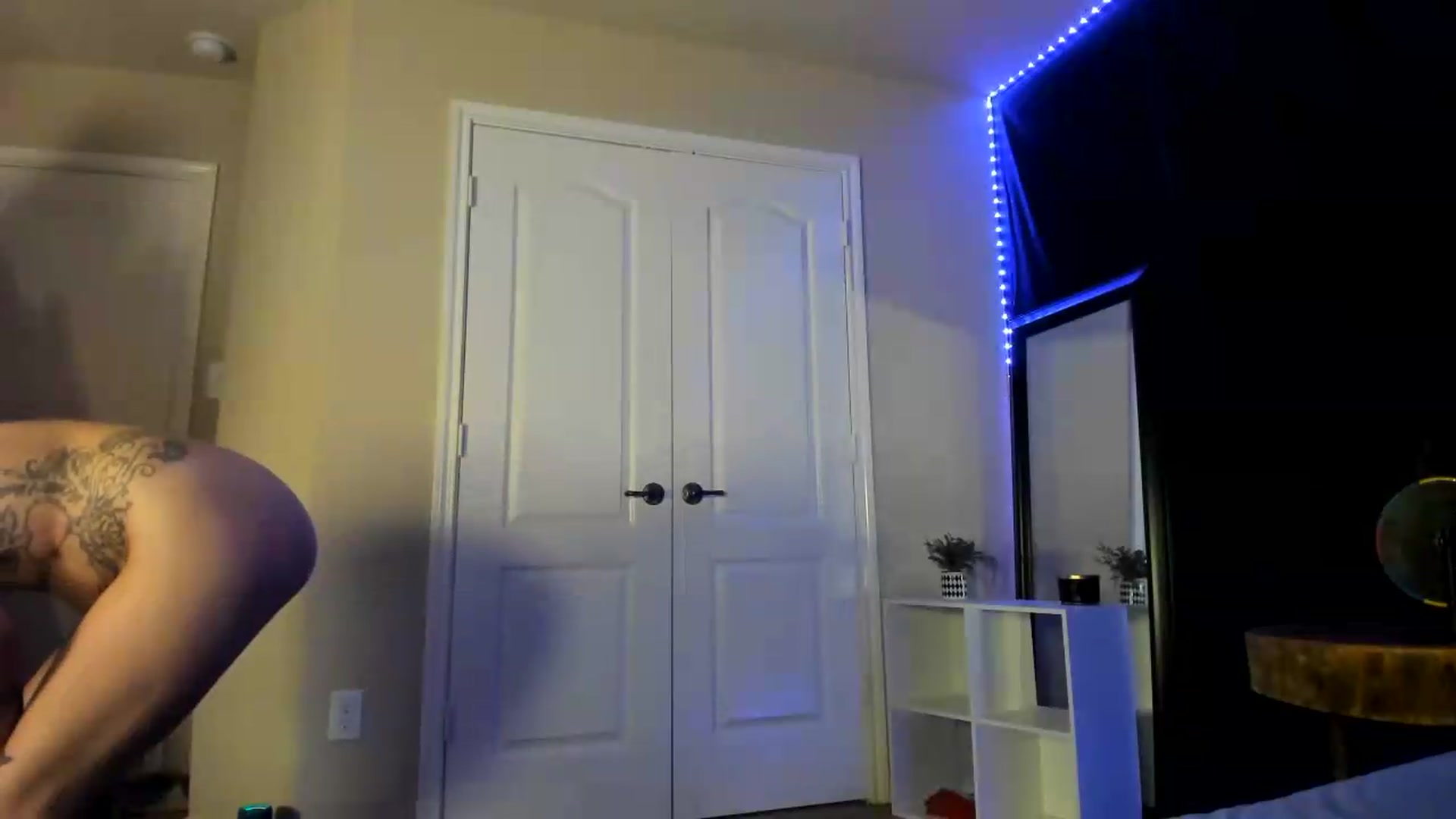 Gallery image thumbnail from astrolee's myfreecams stream on, 07/22/2026, 01:18 image 11 of 20