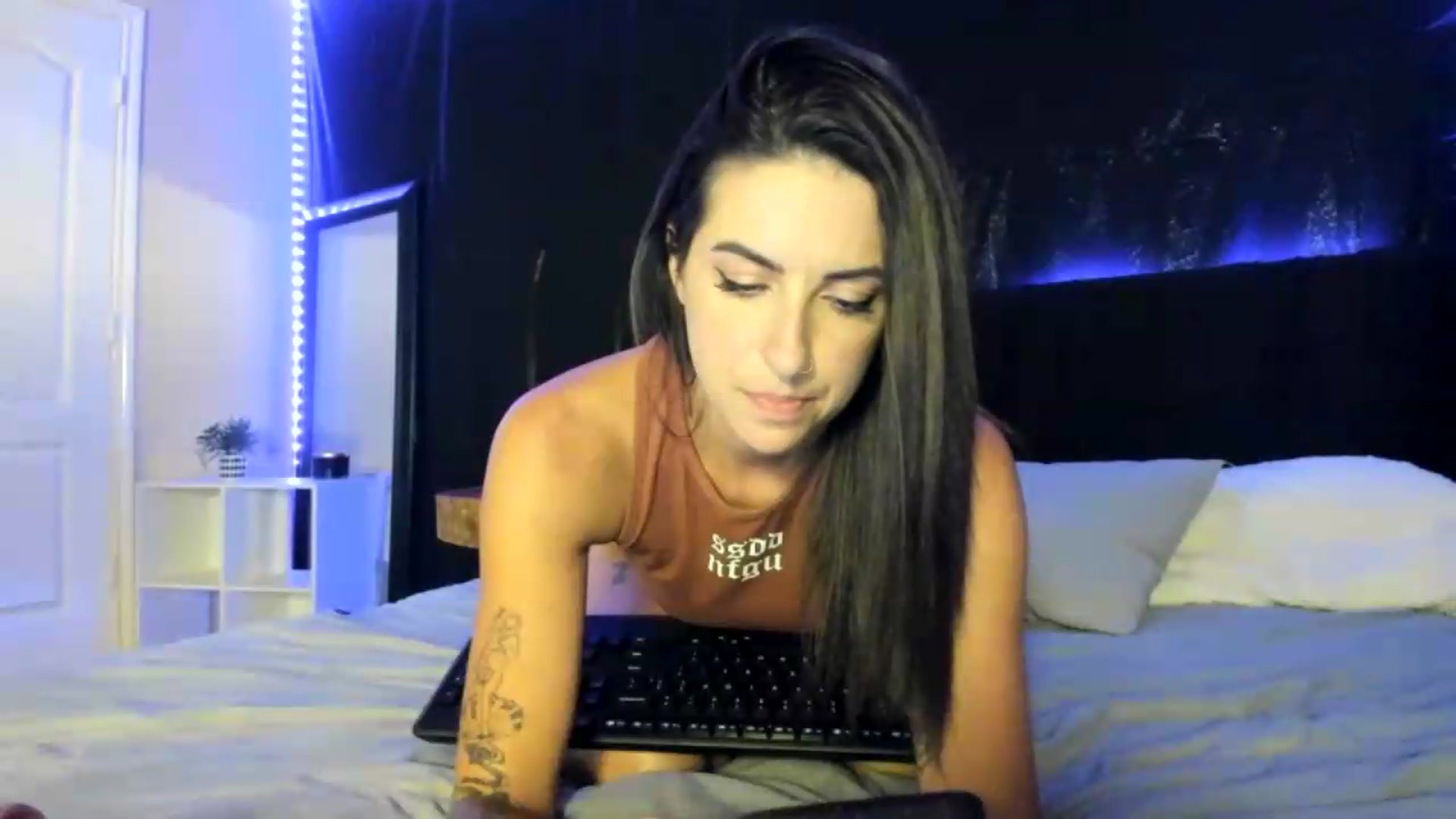 Gallery image thumbnail from astrolee's myfreecams stream on, 08/05/2026, 05:00 image 8 of 20