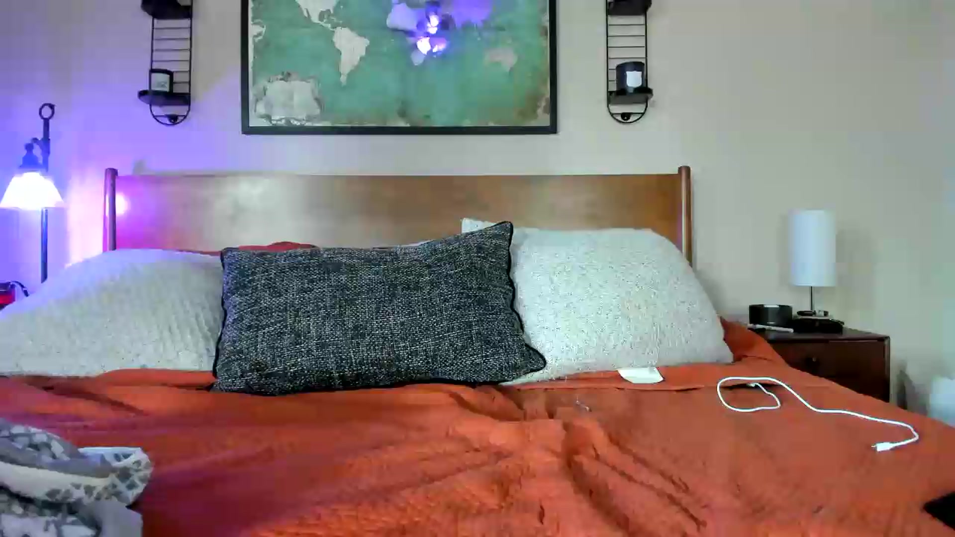 Gallery image thumbnail from astrolee's myfreecams stream on, 08/06/2026, 23:06 image 15 of 20