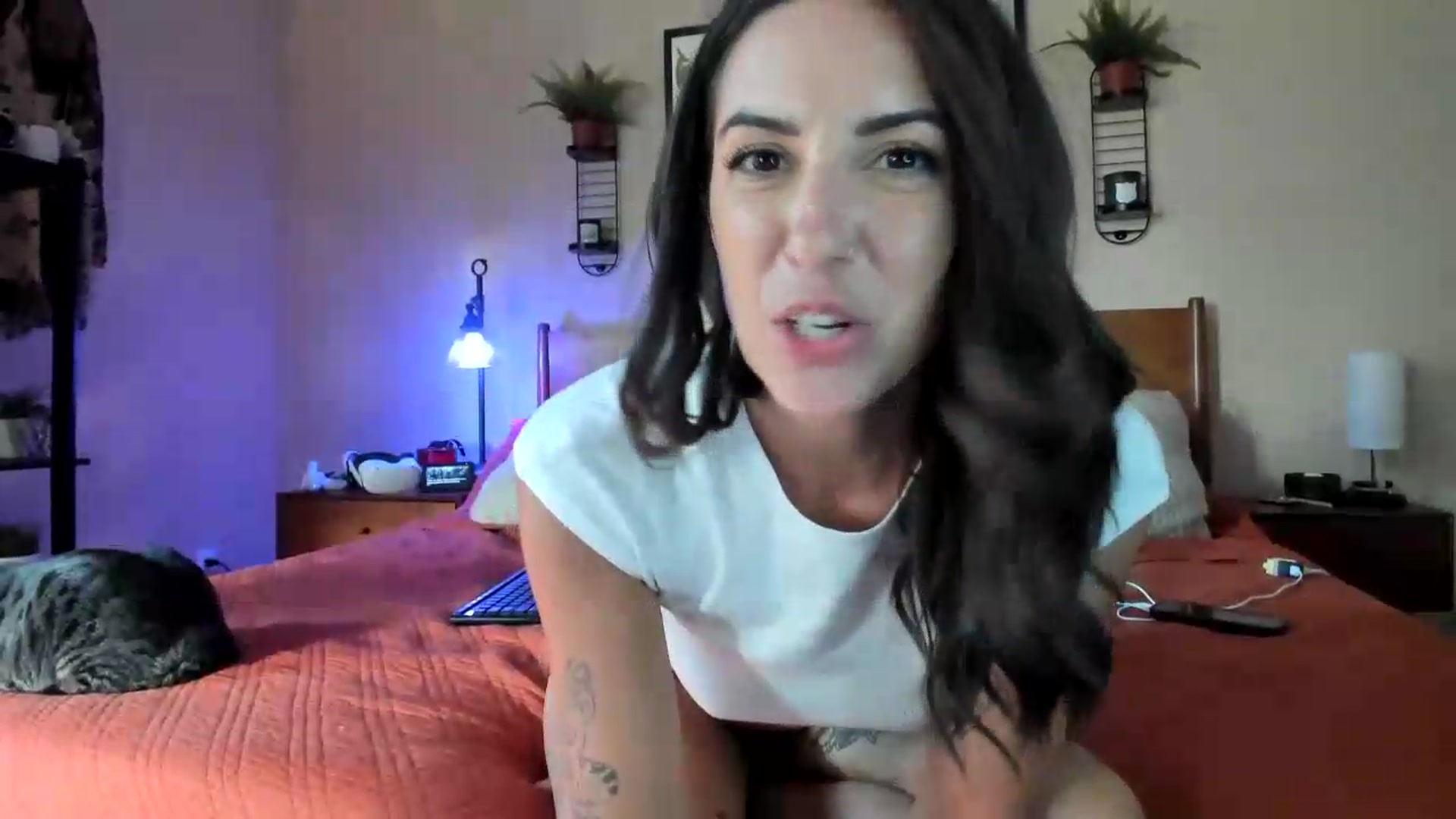 Gallery image thumbnail from astrolee's myfreecams stream on, 08/07/2026, 24:55 image 12 of 20