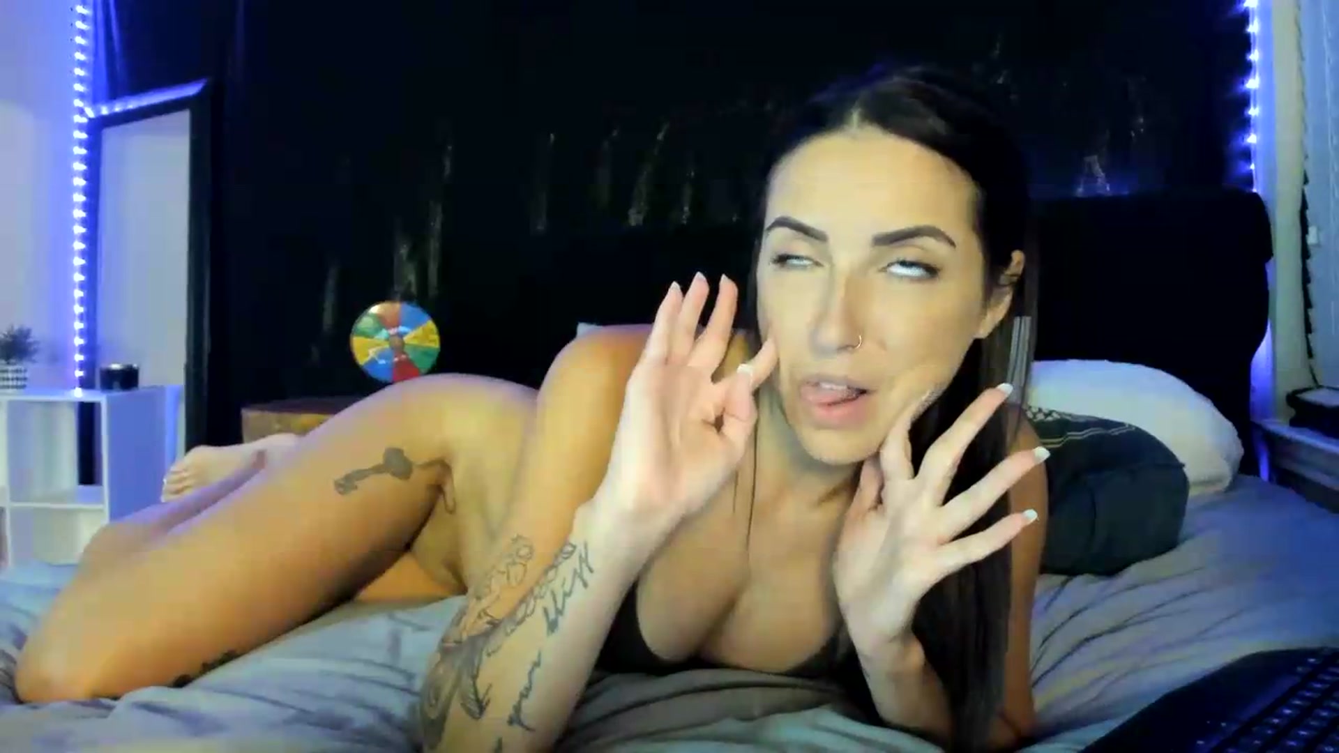 Gallery image thumbnail from astrolee's myfreecams stream on, 08/18/2026, 22:28 image 12 of 20