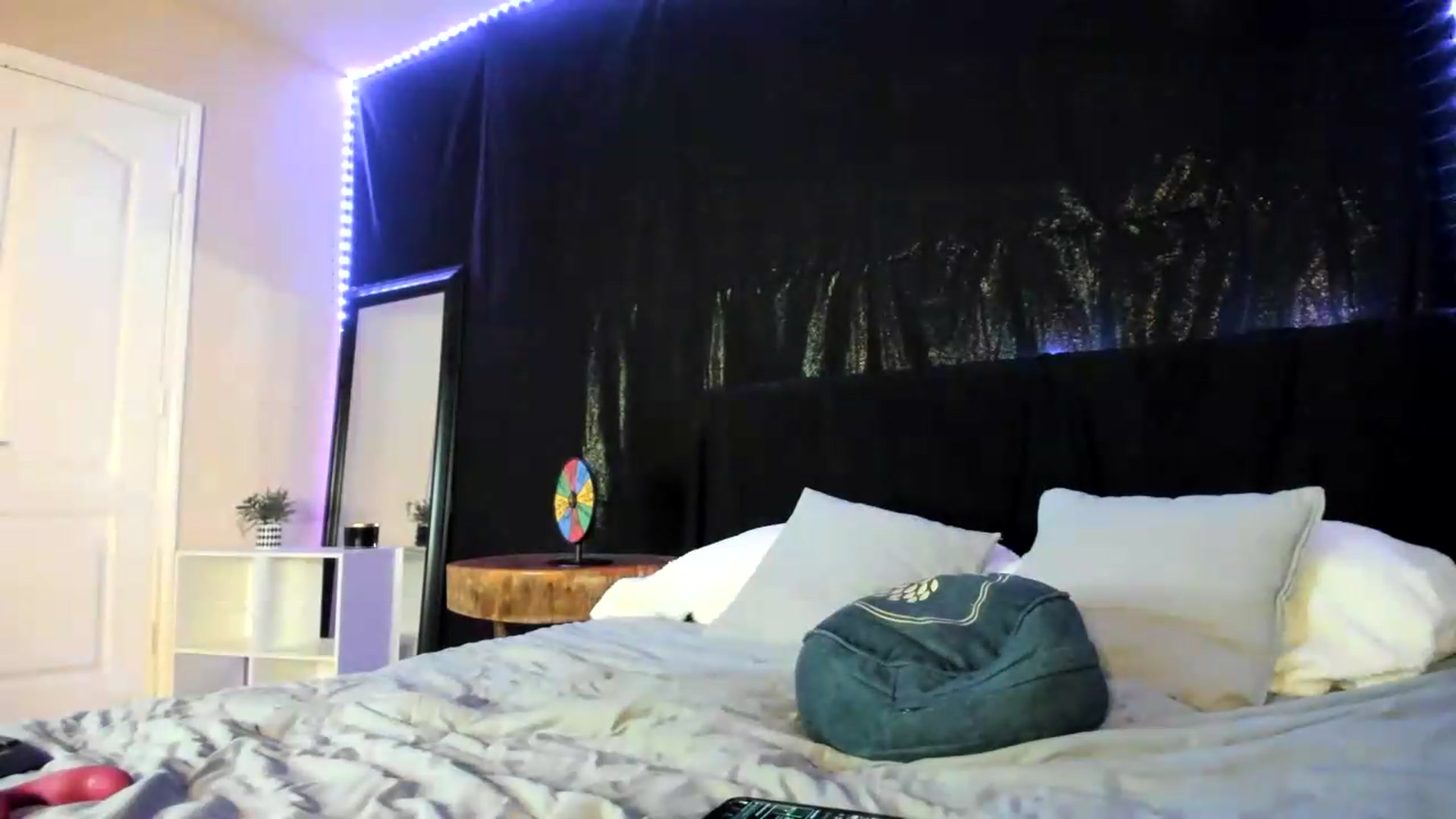 Gallery image thumbnail from astrolee's myfreecams stream on, 08/21/2026, 17:39 image 20 of 20