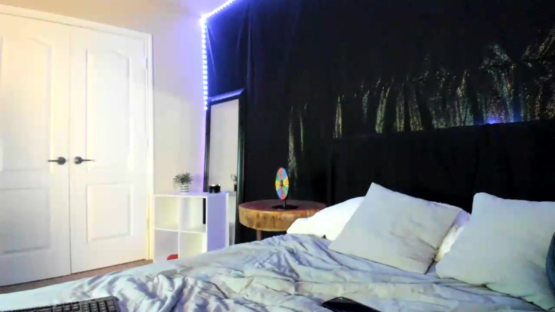 Gallery image thumbnail from astrolee's myfreecams stream on, 08/21/2026, 17:39 image 16 of 20