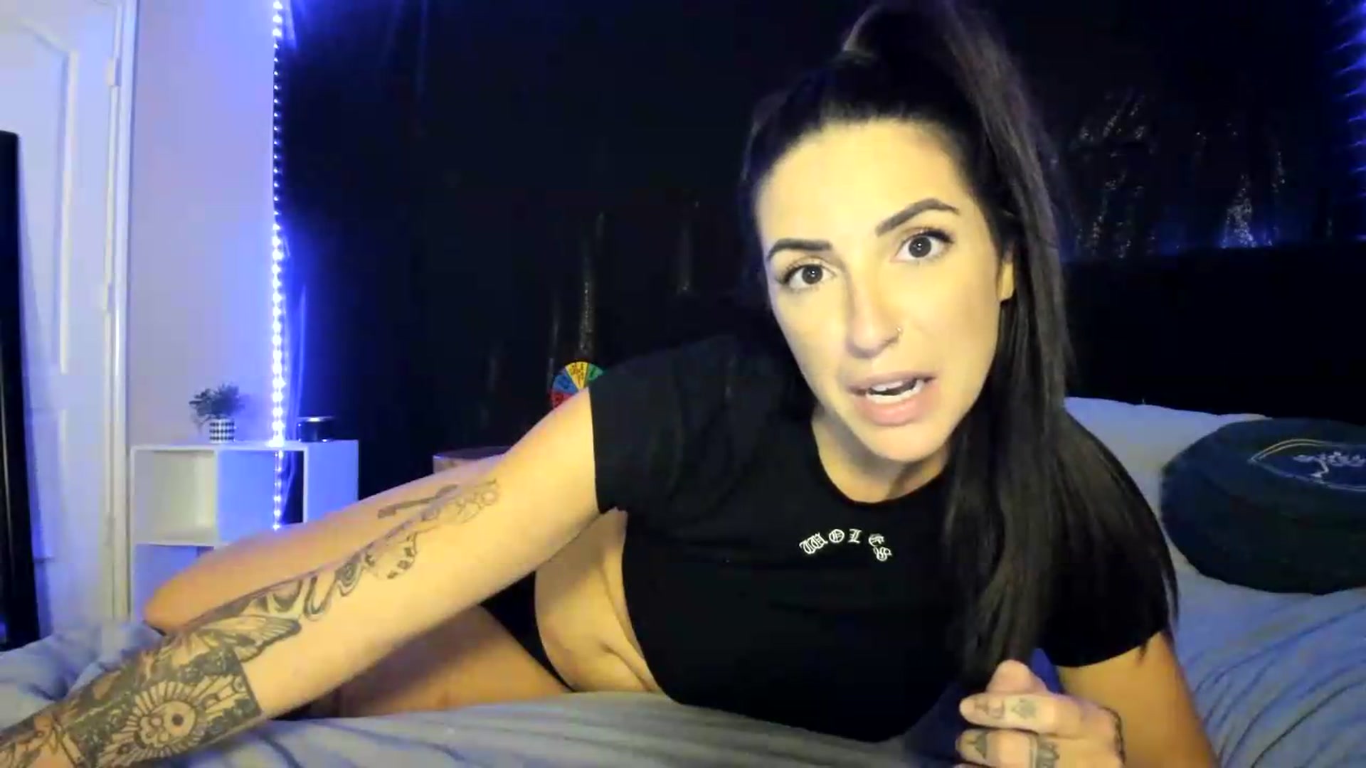 Gallery image thumbnail from astrolee's myfreecams stream on, 08/30/2026, 01:59 image 19 of 20