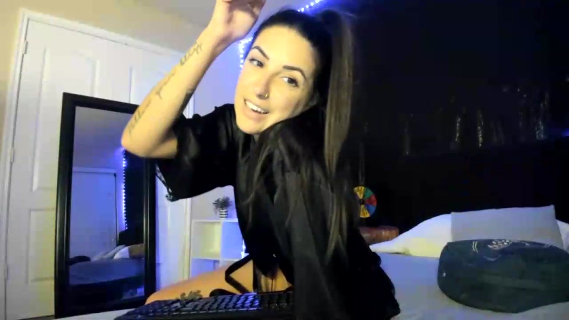 Gallery image thumbnail from astrolee's myfreecams stream on, 08/30/2026, 03:41 image 15 of 20
