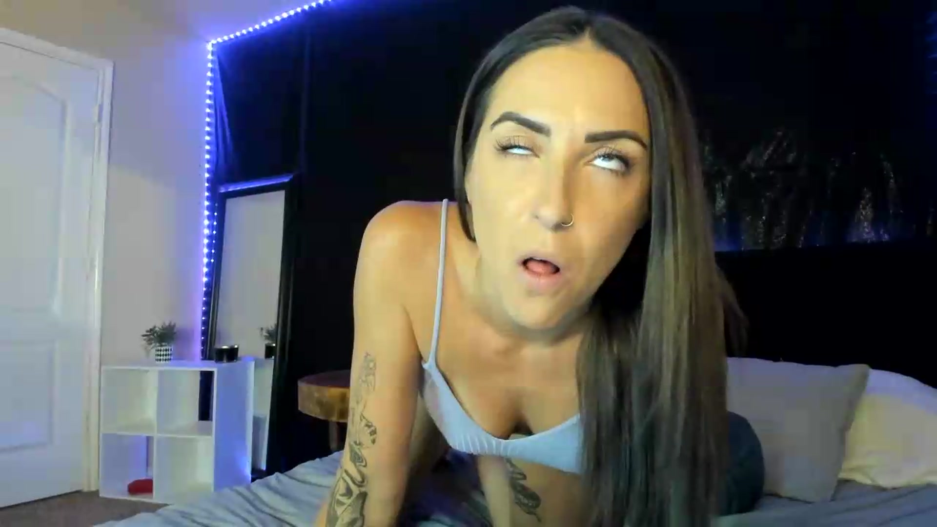 Gallery image thumbnail from astrolee's myfreecams stream on, 08/30/2026, 19:57 image 17 of 20