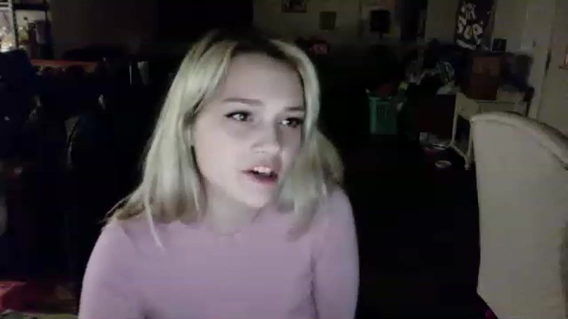 Gallery image thumbnail from aurora_22's myfreecams stream on, 11/17/2022, 07:25 image 20 of 20
