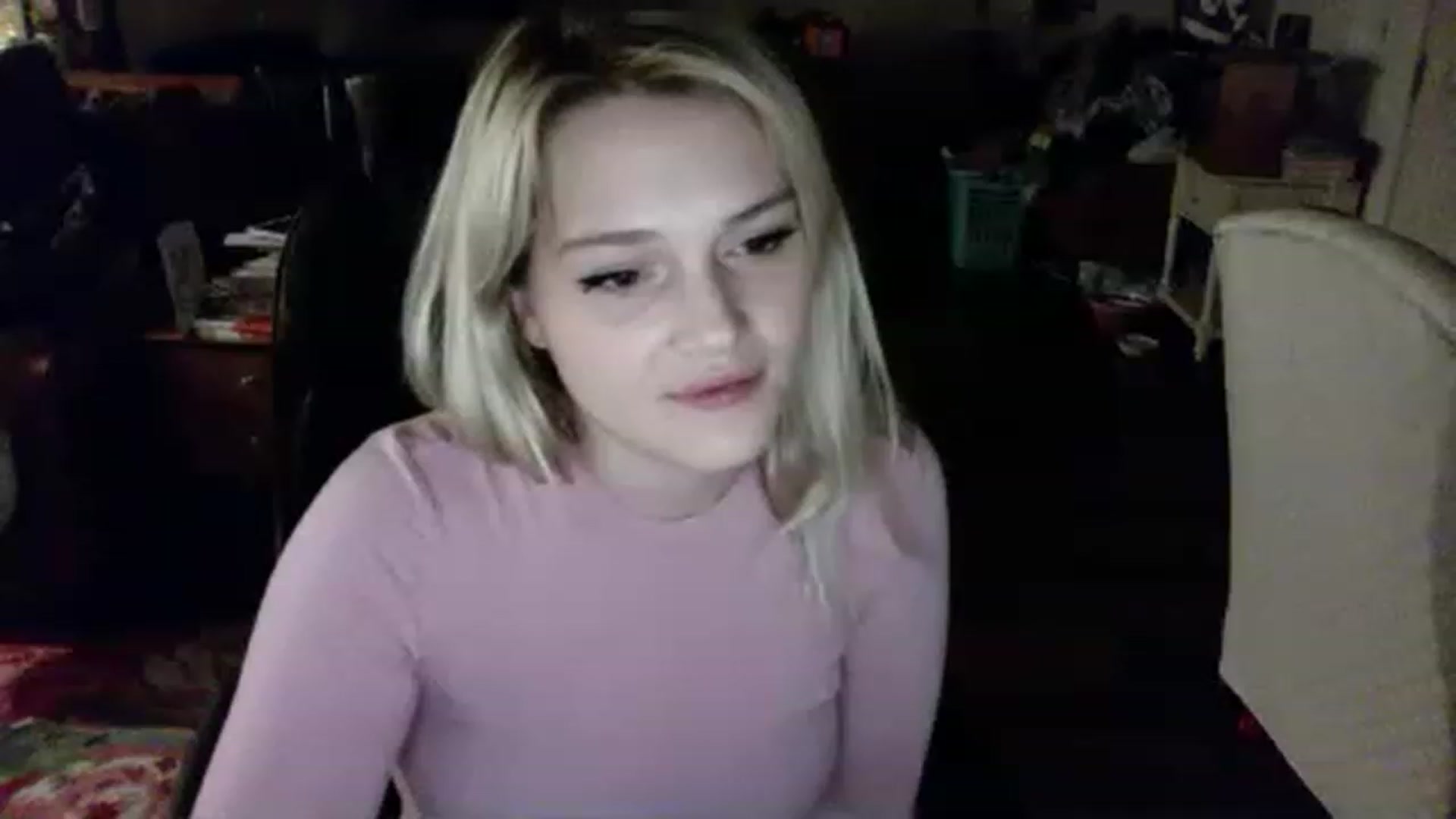 Gallery image thumbnail from aurora_22's myfreecams stream on, 11/17/2022, 07:25 image 10 of 20